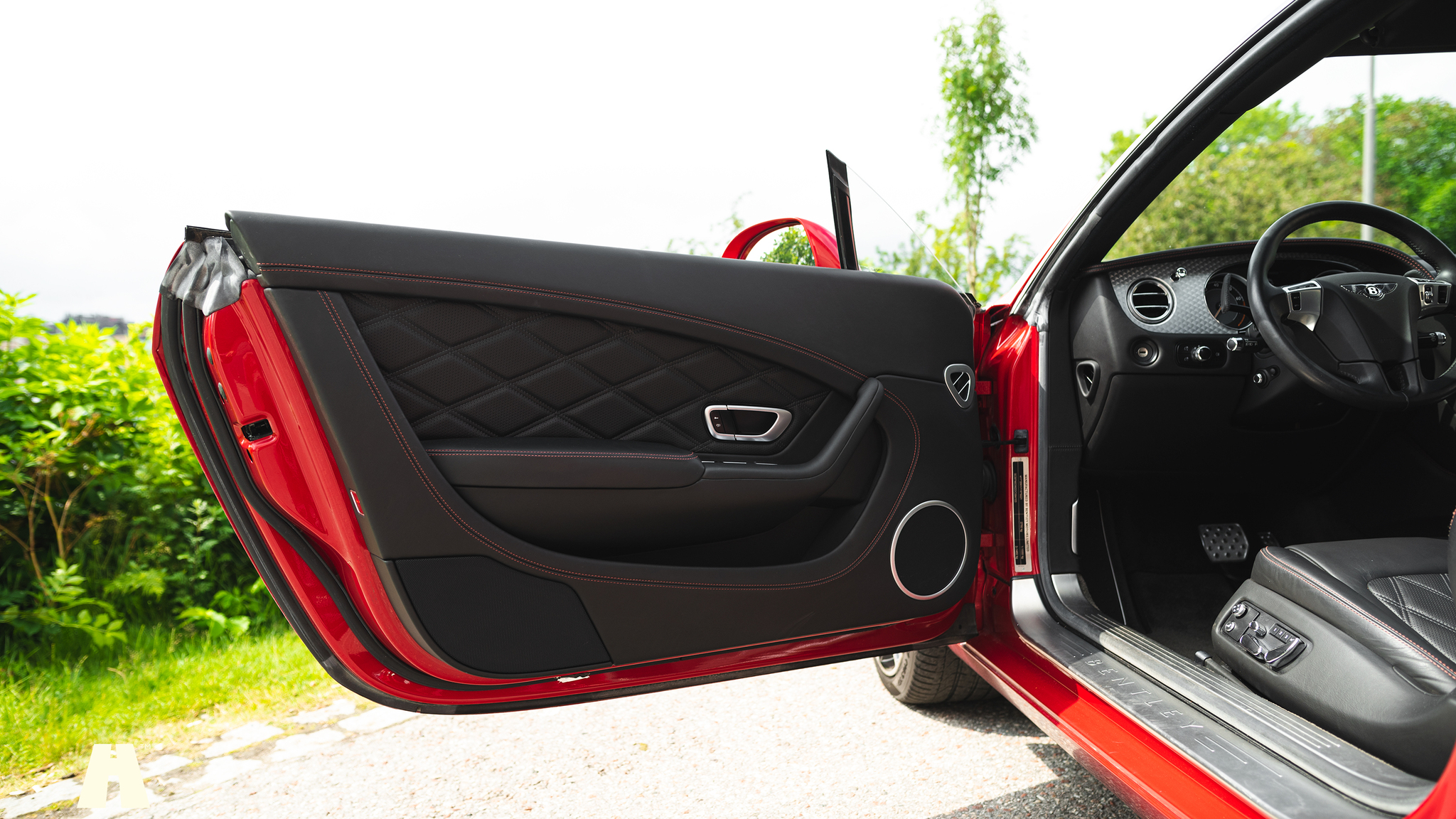 Innenraumfoto von 2013 Bentley Continental GT V8 (11)