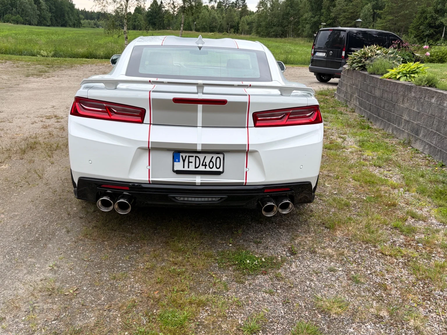 Exteriörbild på 2017 Chevrolet Camaro SS (73)