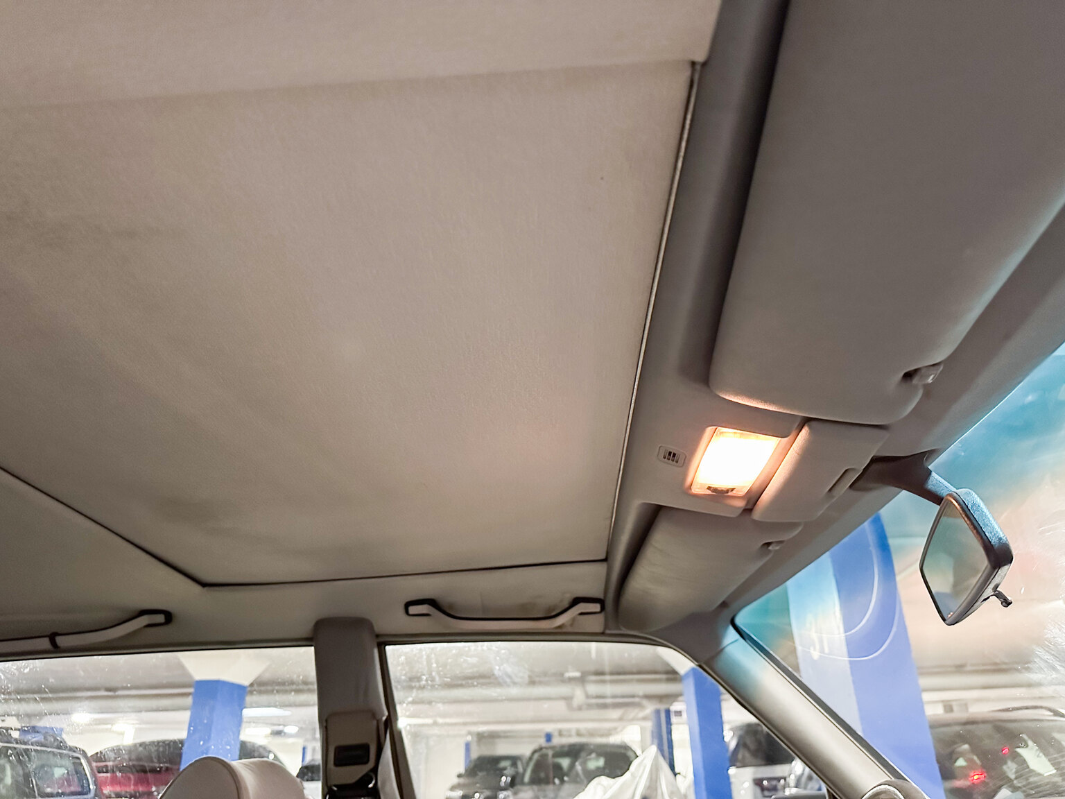 Interior image of 1985 Mercedes-Benz 500 SEL