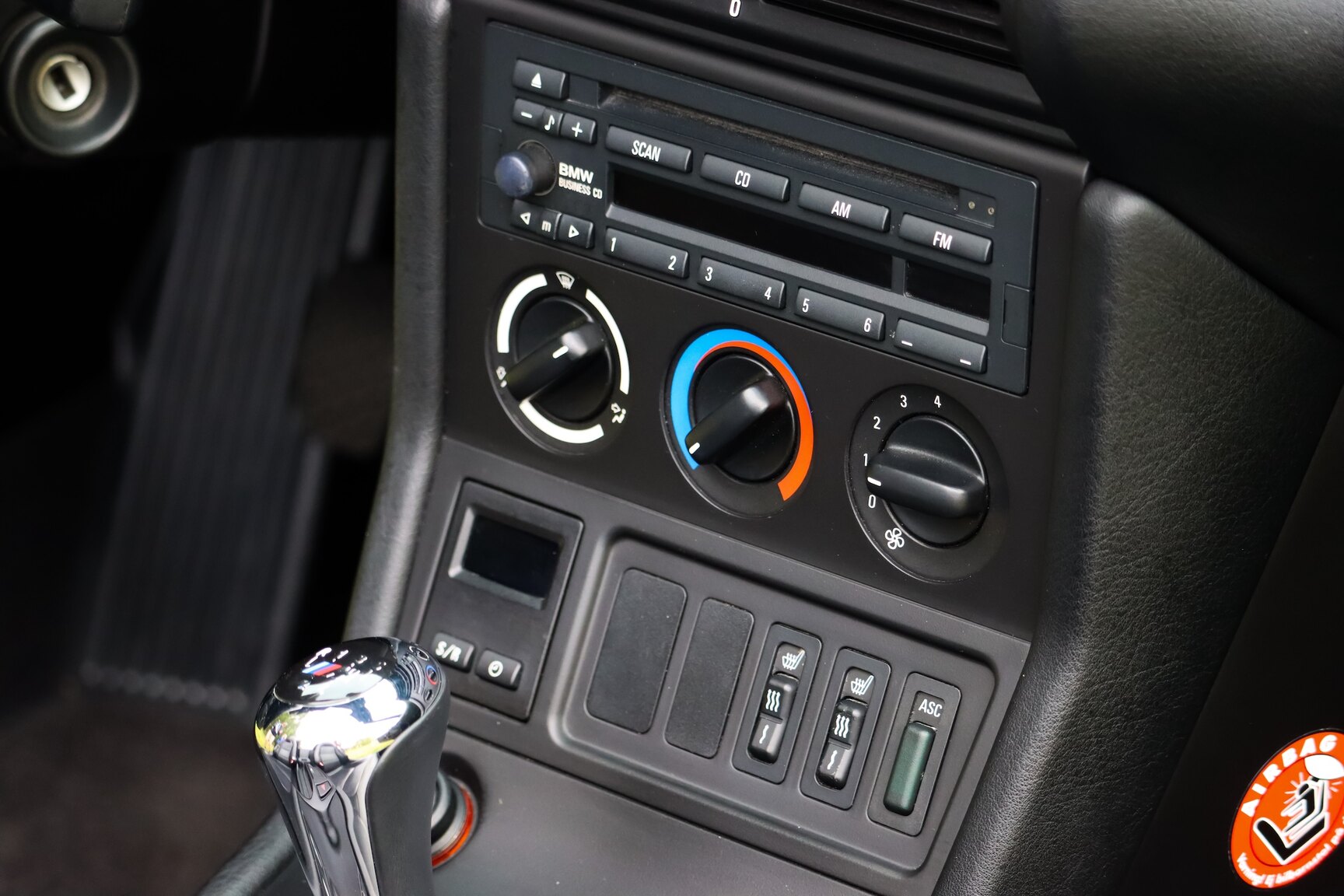 Interior image of 1999 BMW Z3 1.9i