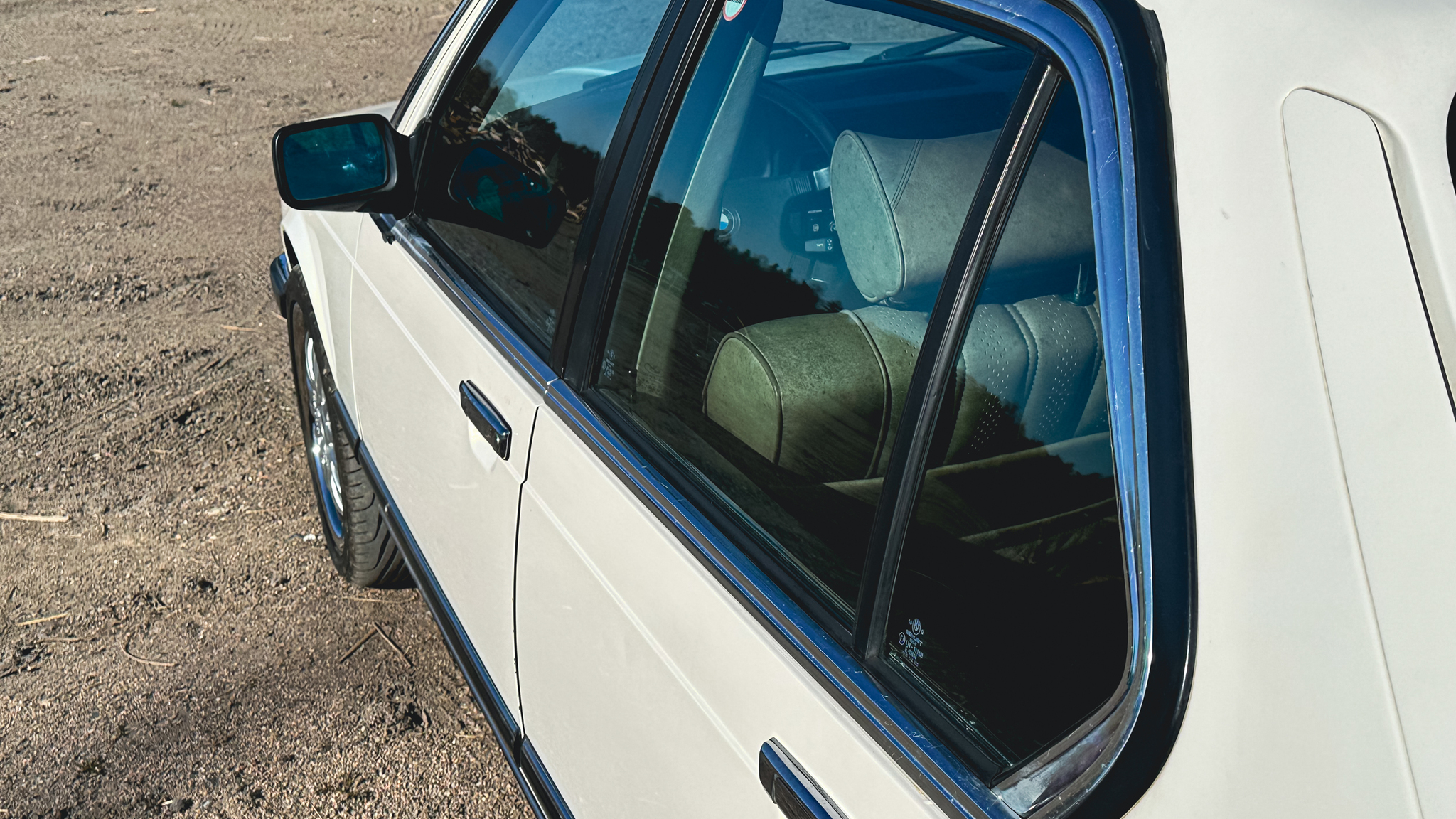 Exteriörbild på 1984 BMW 745i Executive Automat