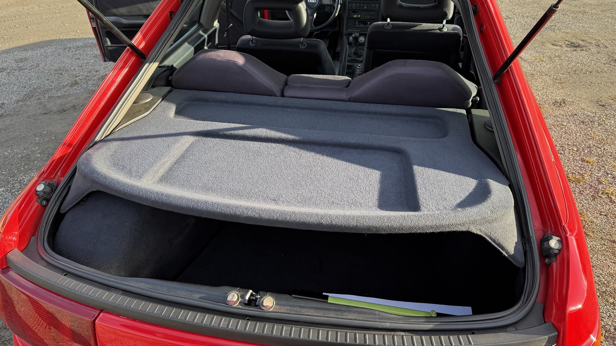 Innenraumfoto von 1992 Audi quattro S2 Abt C5