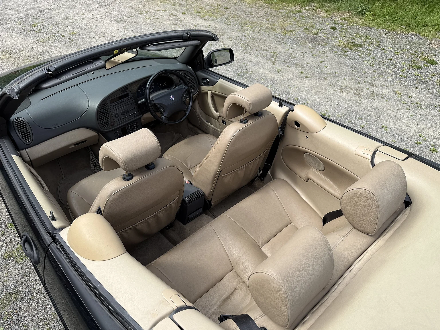 Interior image of 2002 Saab 9-3 2.0T SE Convertible – NO RESERVE (1)
