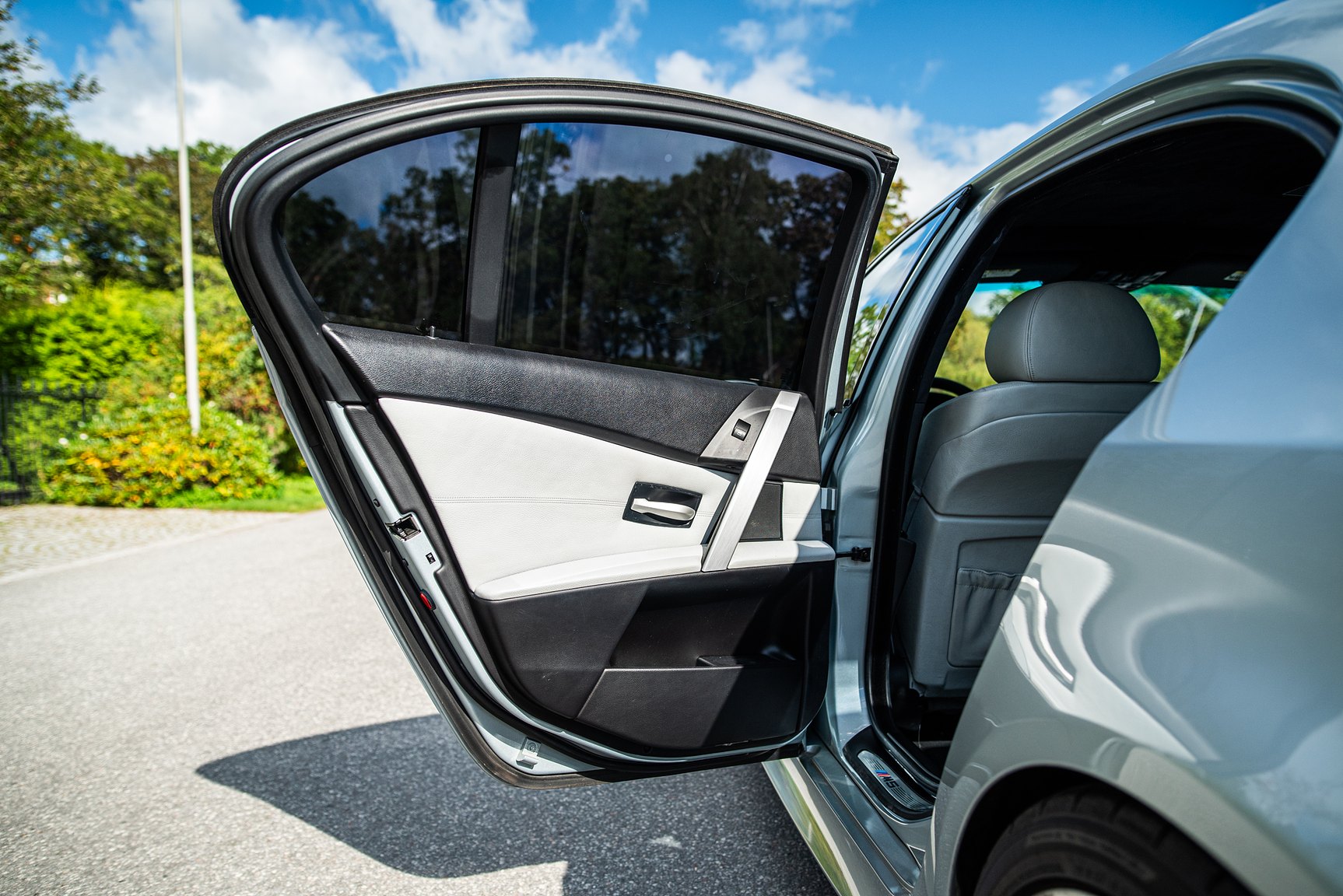 Interior image of 2006 BMW E60 M5
