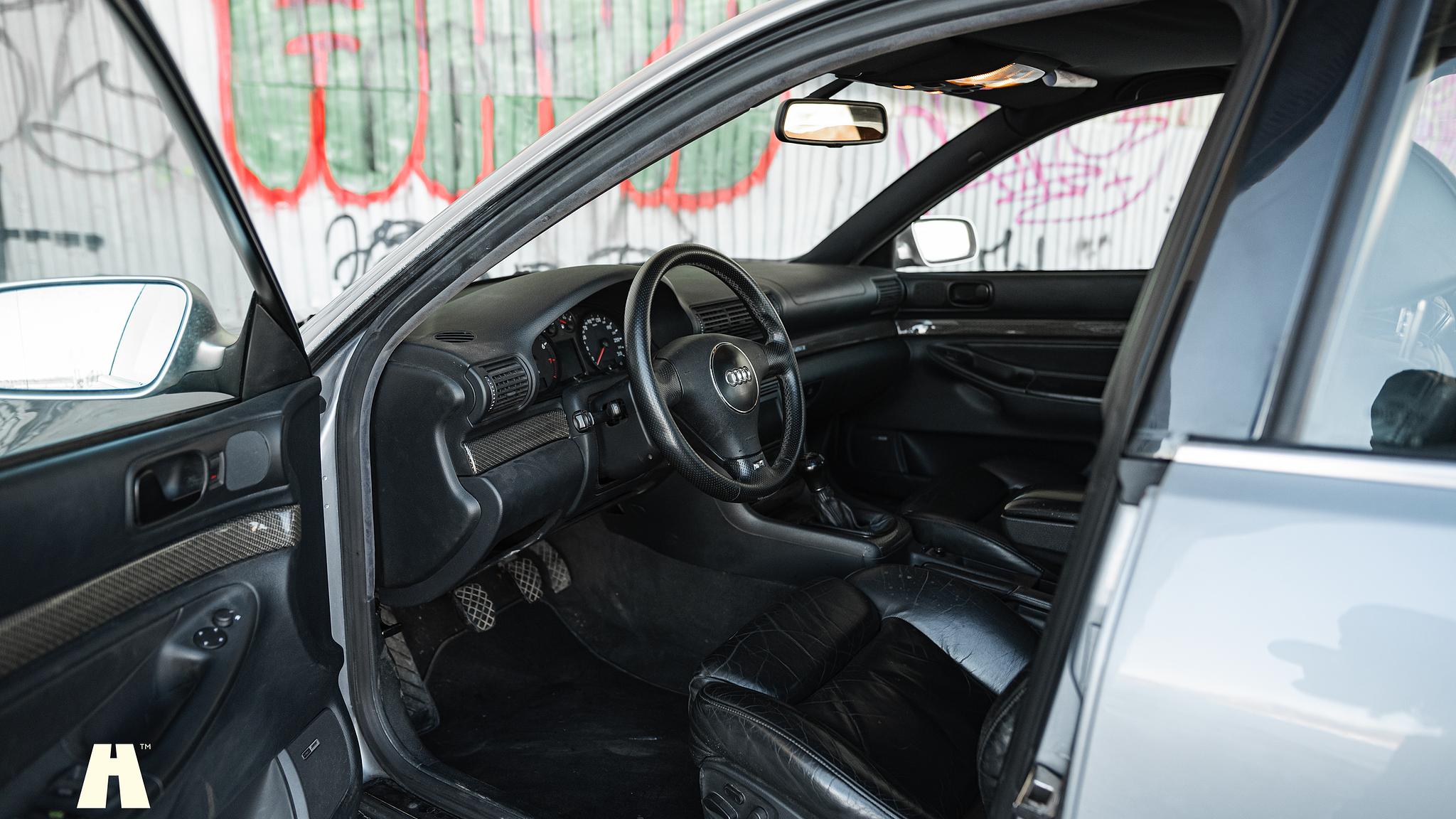 Interiörbild 2001 Audi RS4 B5 (4)