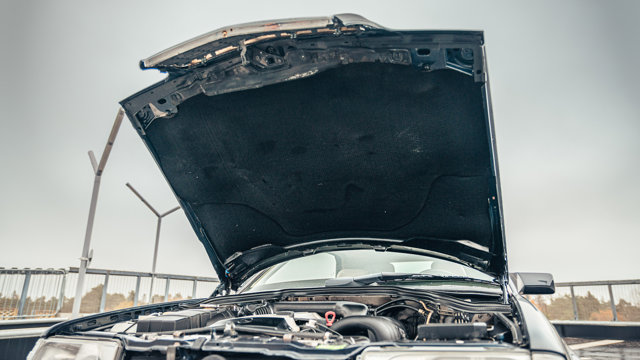 Image of 1995 Mercedes Benz E320 Cabriolet (12) mechanics