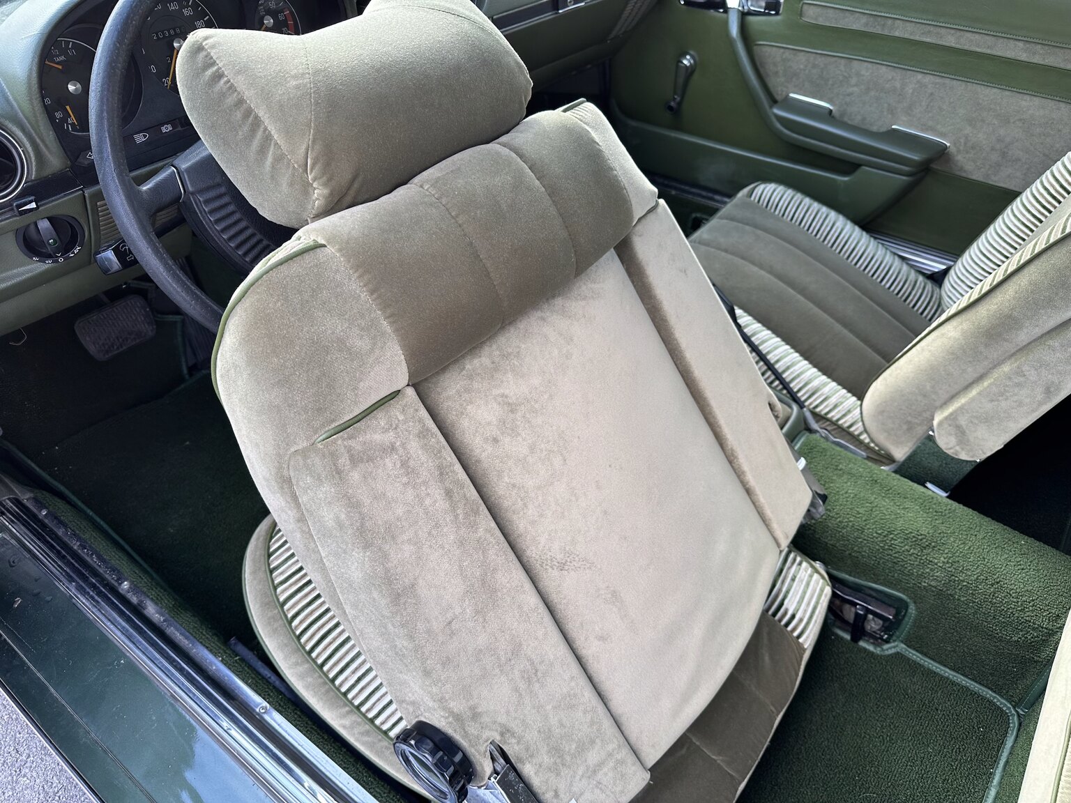 Interiörbild 1974 Mercedes Benz 450 SLC