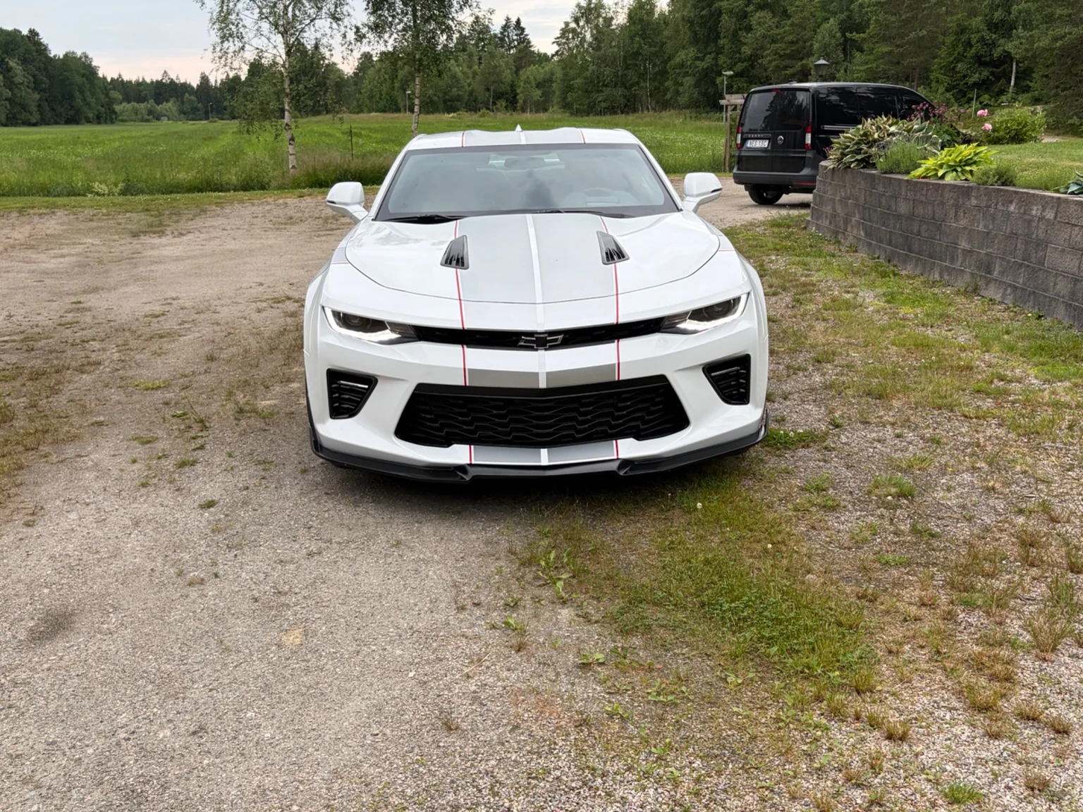 Exteriörbild på 2017 Chevrolet Camaro SS (4)