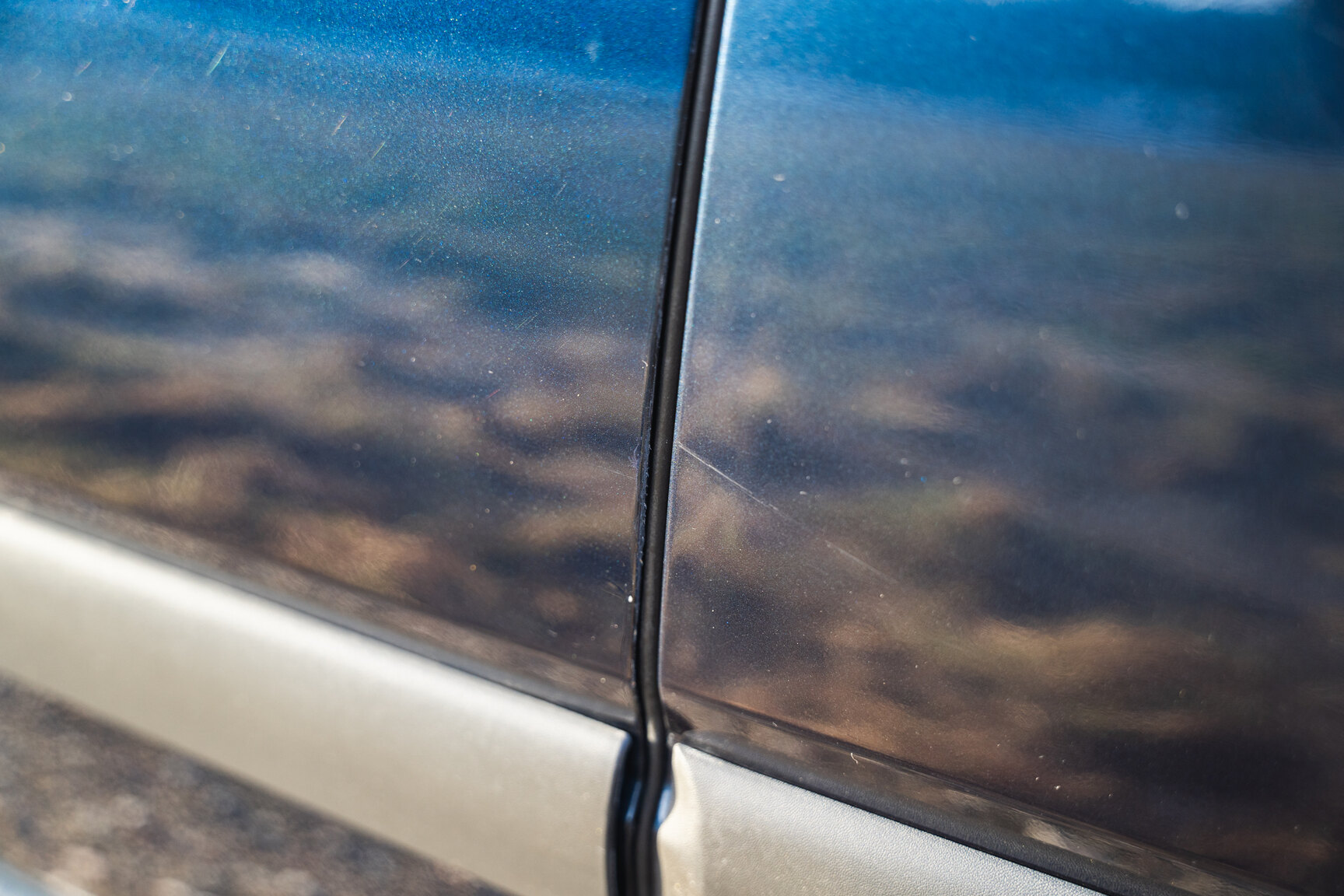 Exterior image of 2000 Volvo V70 XC