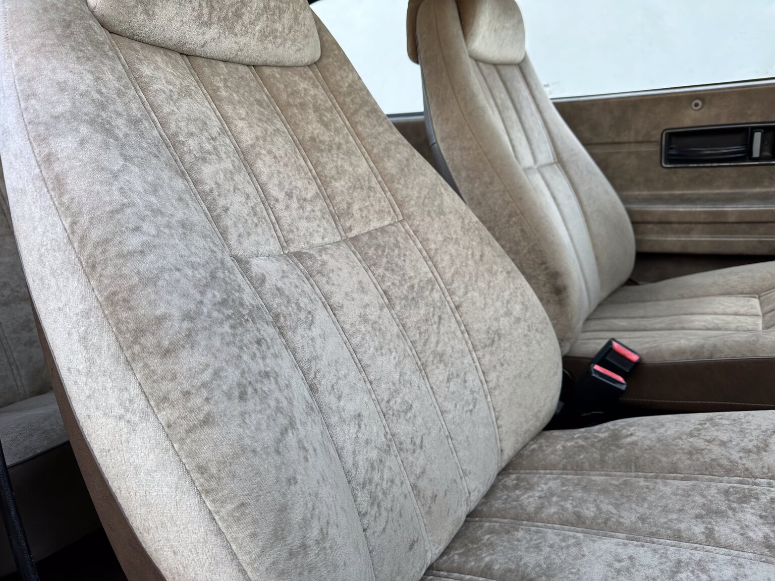 Interior image of 1984 Saab 900 GL