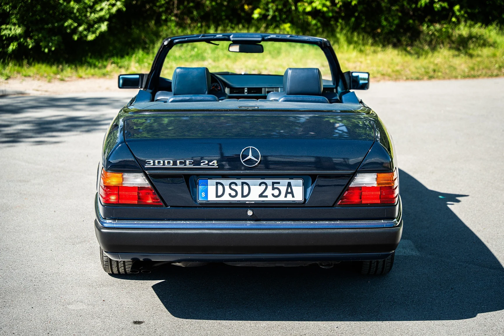Exterior image of 1993 Mercedes-Benz 300 CE-24 Cabriolet (4)