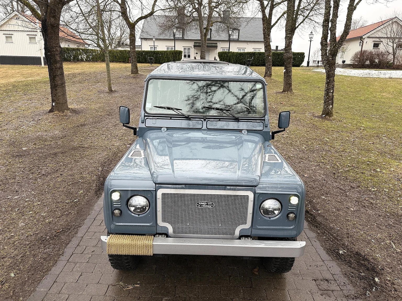 Exteriörbild på 2000 Land Rover Defender 110 C (10)