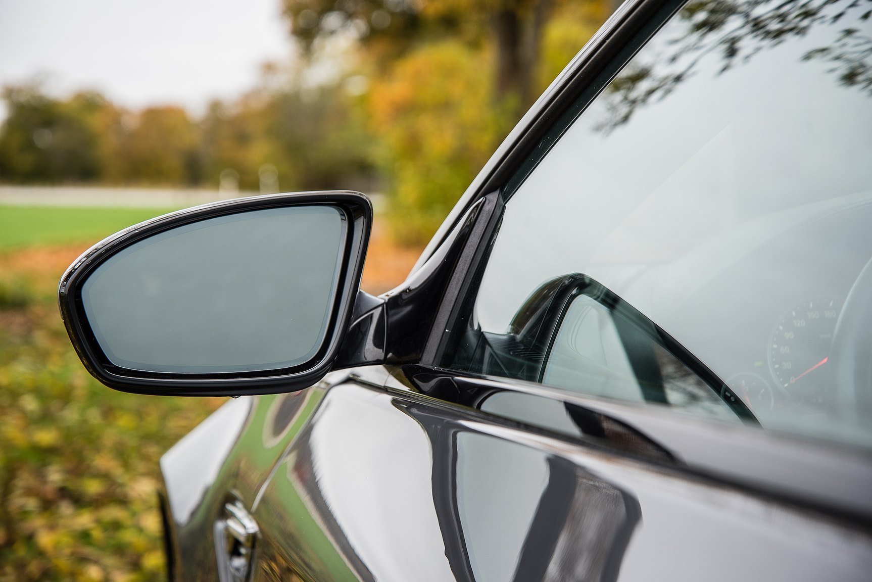 Exterior image of 2014 BMW M6C