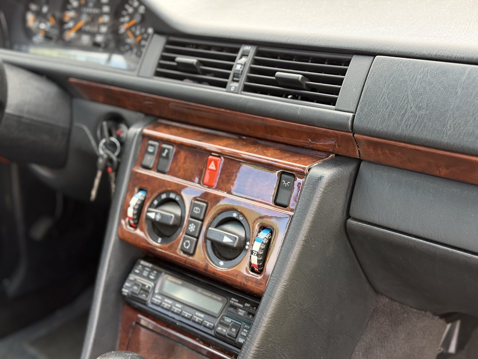 Interior image of 1990 Mercedes-Benz 300CE-24