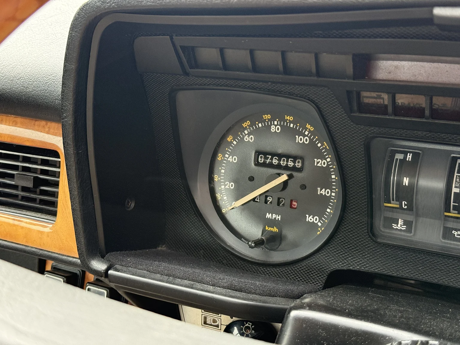 Innenraumfoto von 1985 Jaguar XJS HE (20)