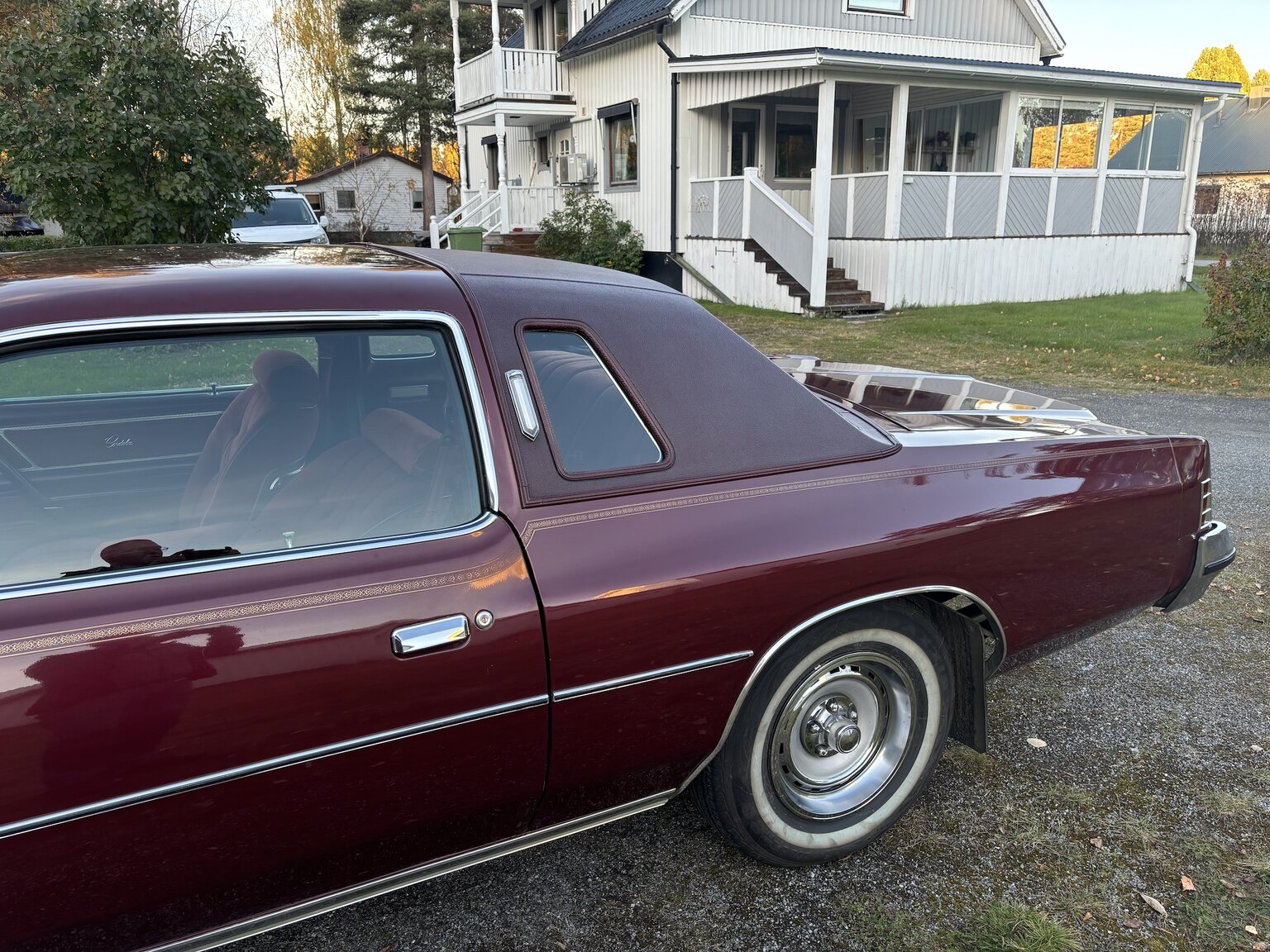 Exterior image of 1976 Chrysler Cordoba
