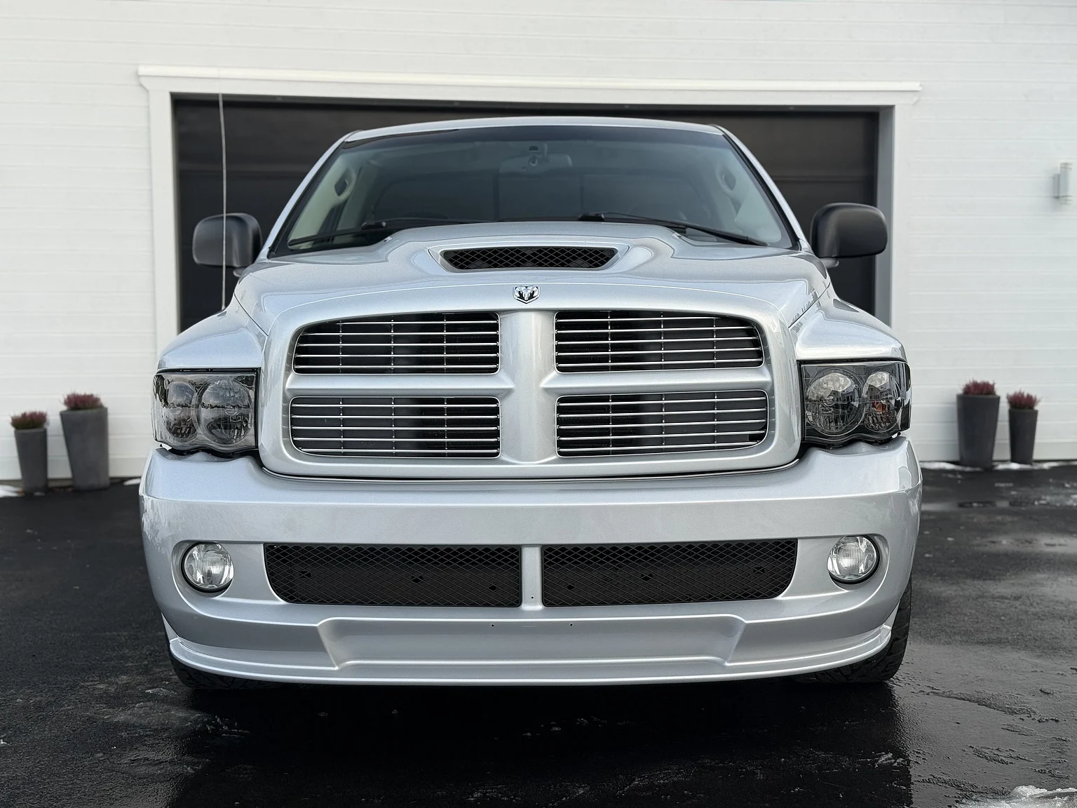 Exteriörbild på 2005 Dodge RAM SRT-10 Regular Cab Manual  (6)