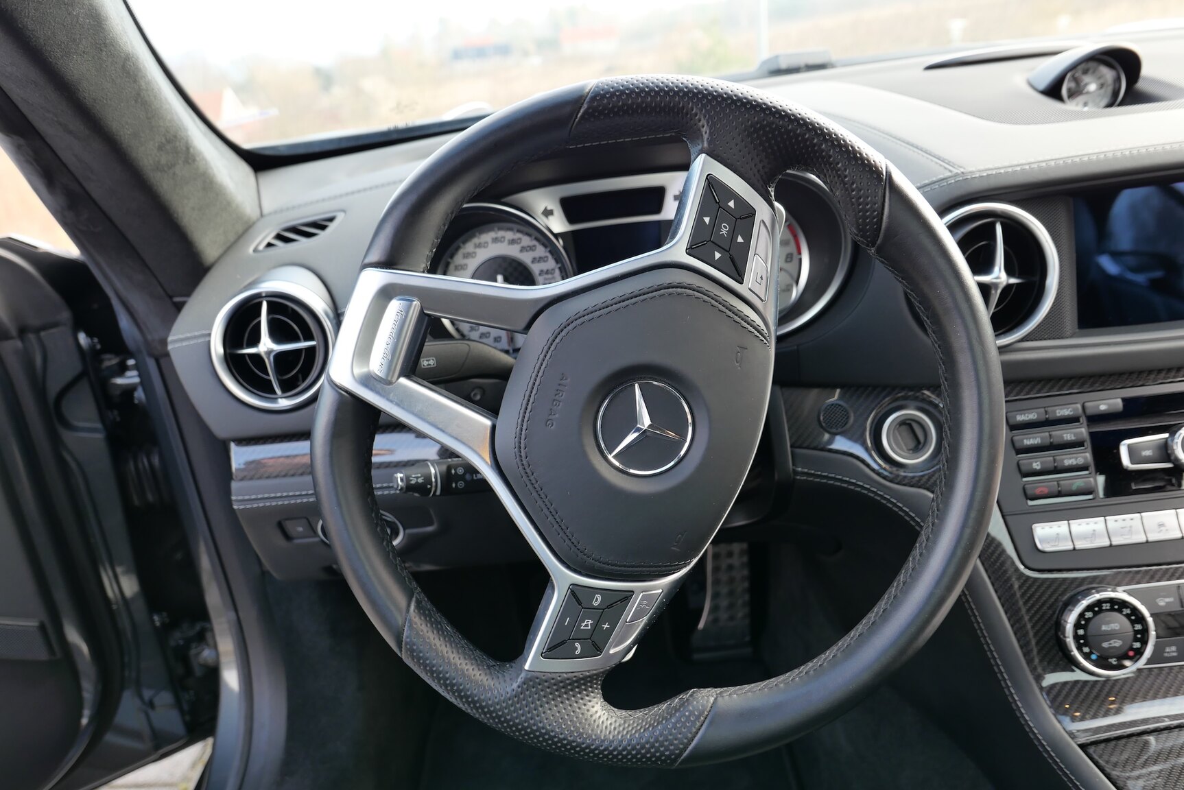 Interior image of 2014 Mercedes-Benz SL500