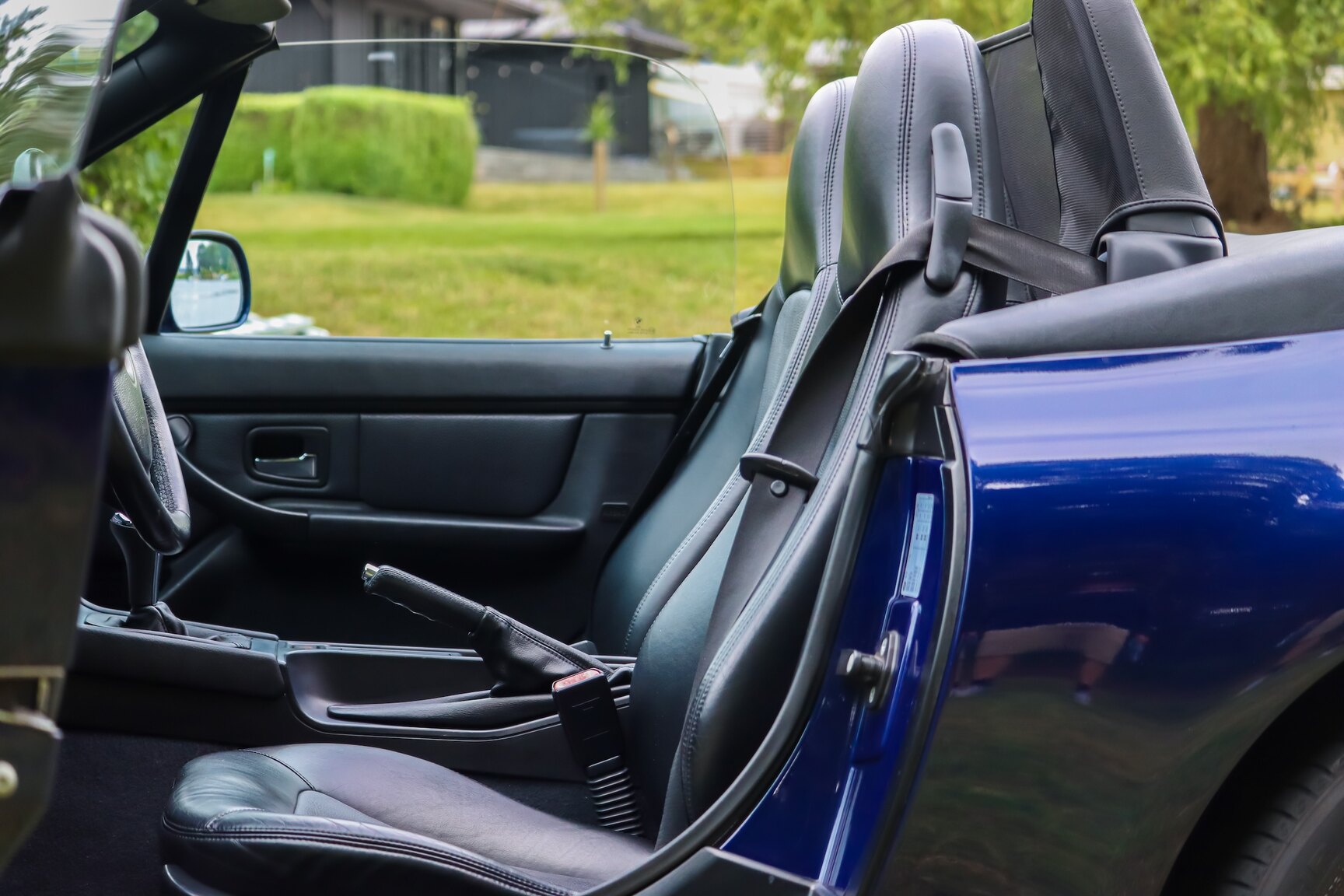 Interior image of 1999 BMW Z3 1.9i