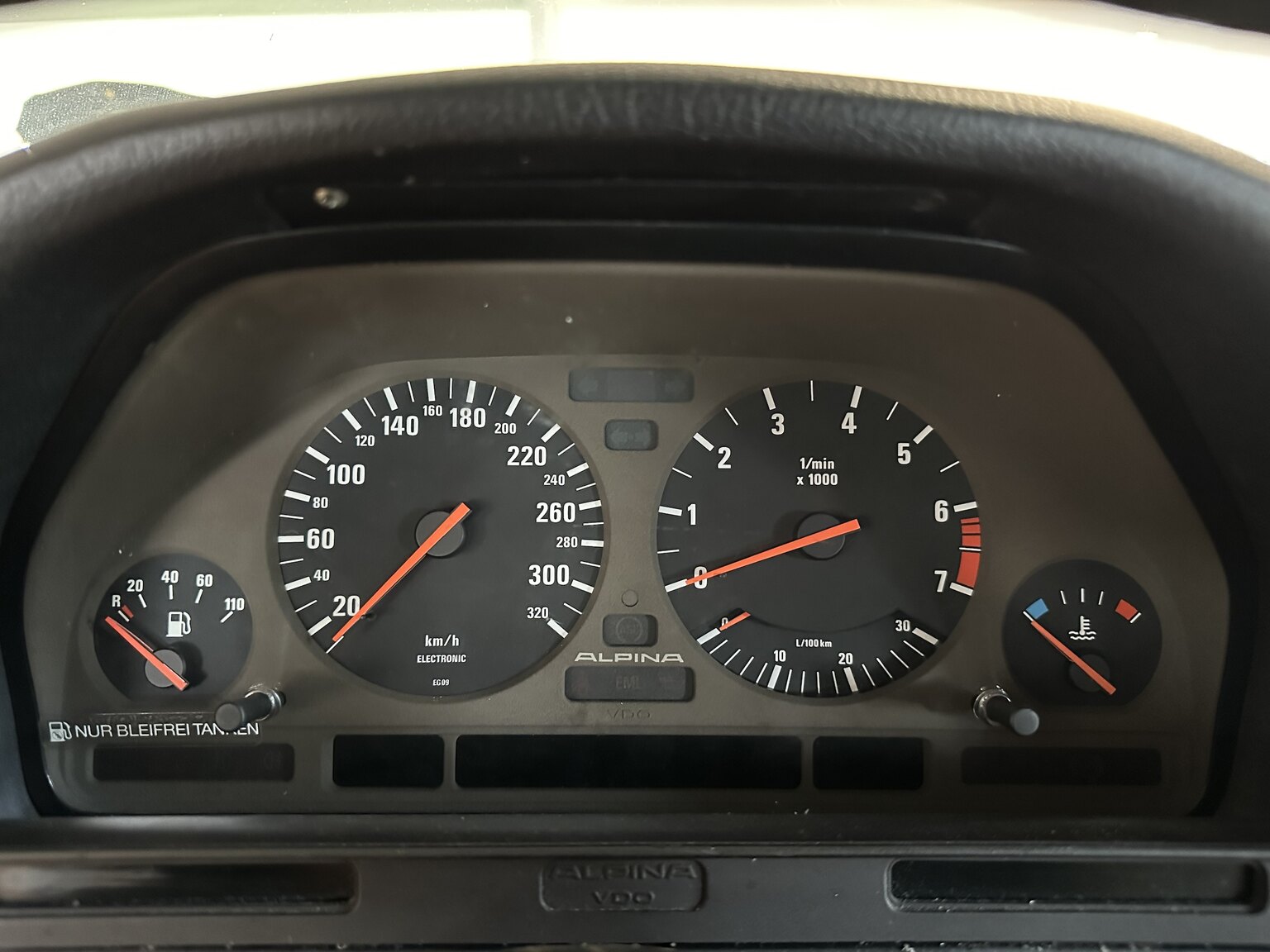 Innenraumfoto von 1991 ALPINA BMW ALPINA B10 BI-TURBO