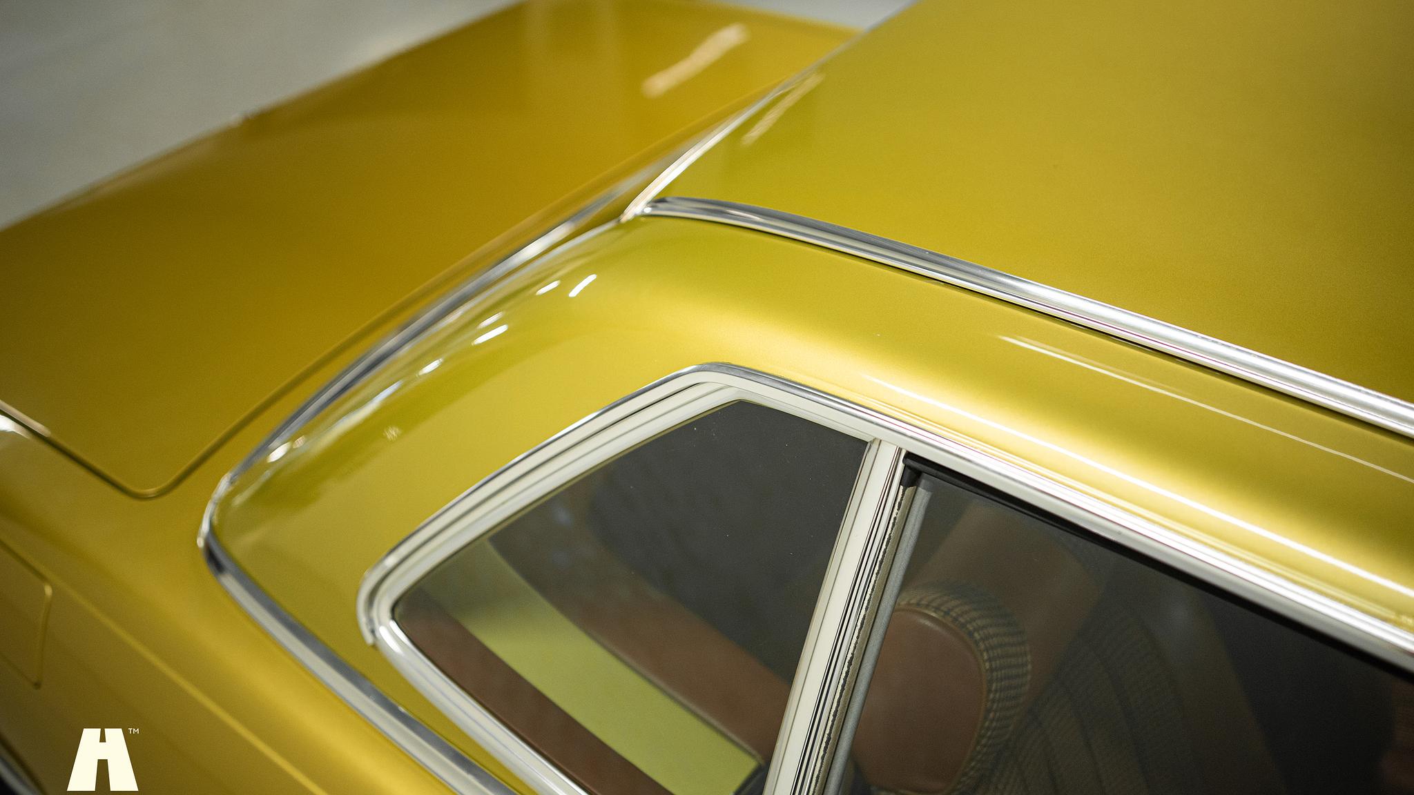 Exteriörbild på 1975 Mercedes SL 350