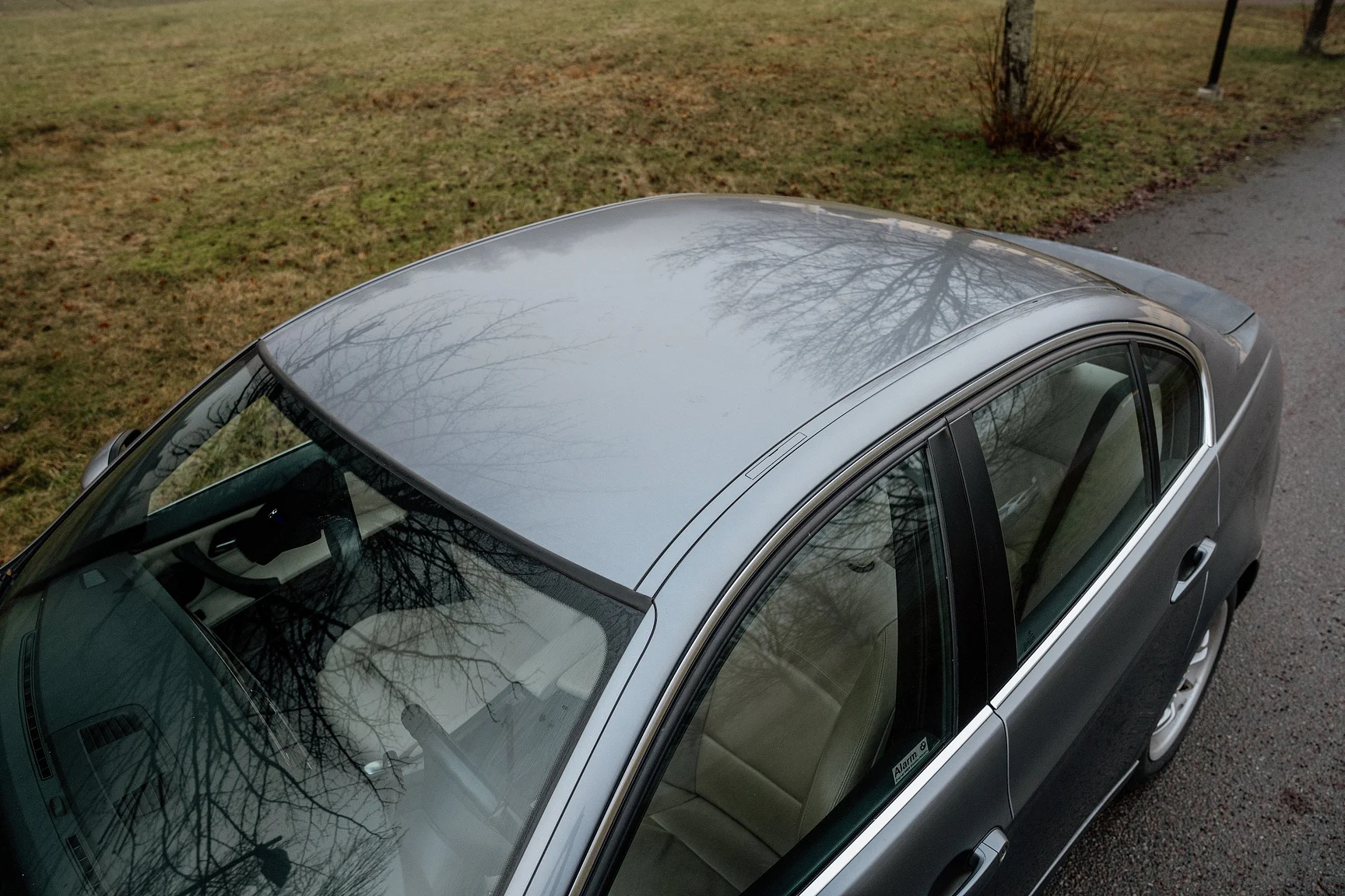 Exterior image of 2010 BMW 325i Sedan (11)