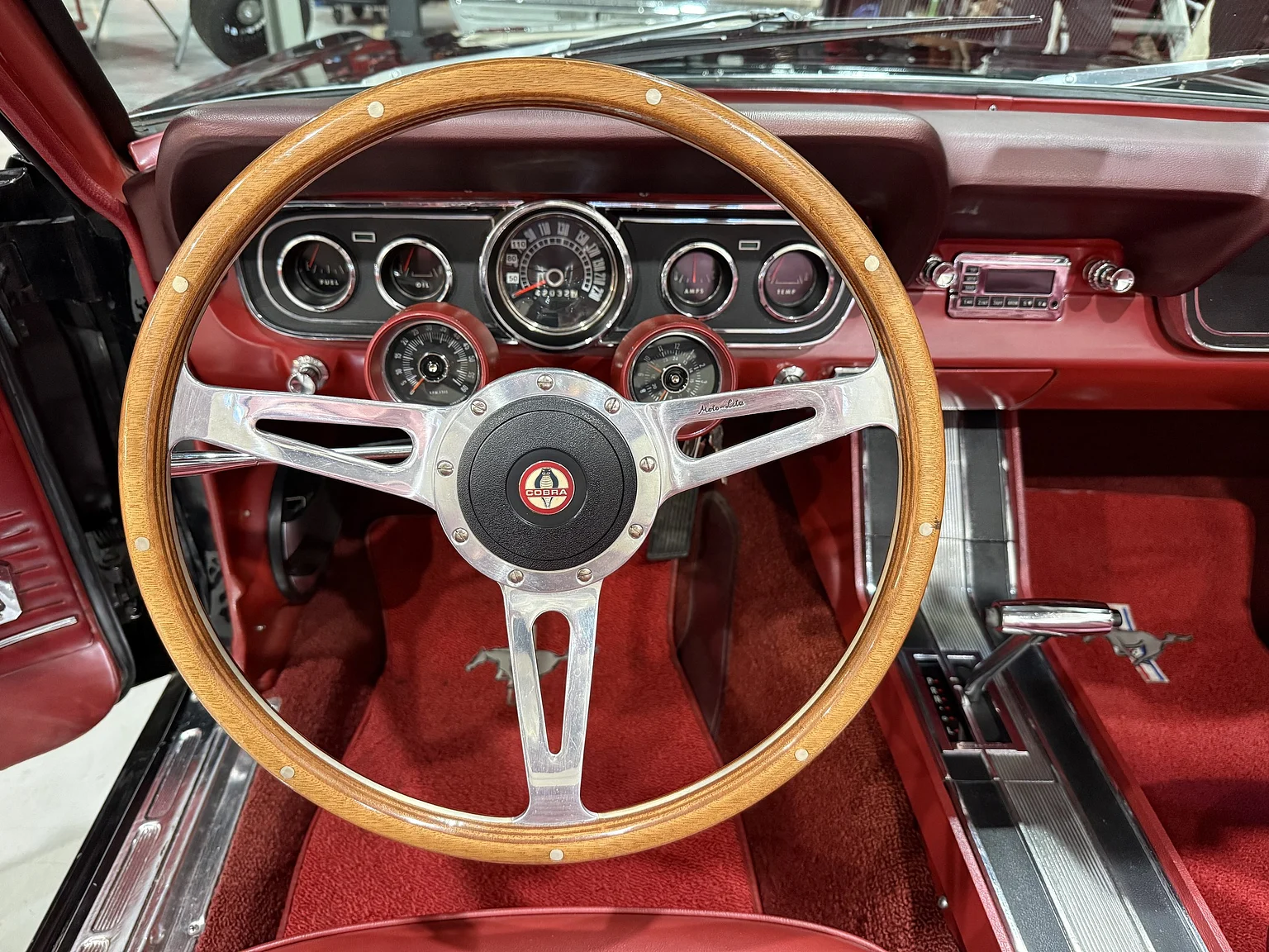 Innenraumfoto von 1966 Ford Mustang Convertible (11)