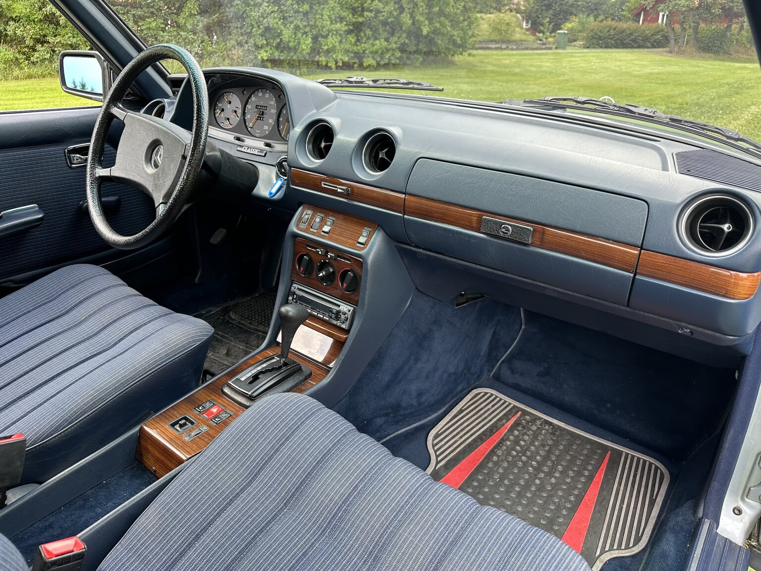 Interiörbild 1984 Mercedes-Benz 230 CE