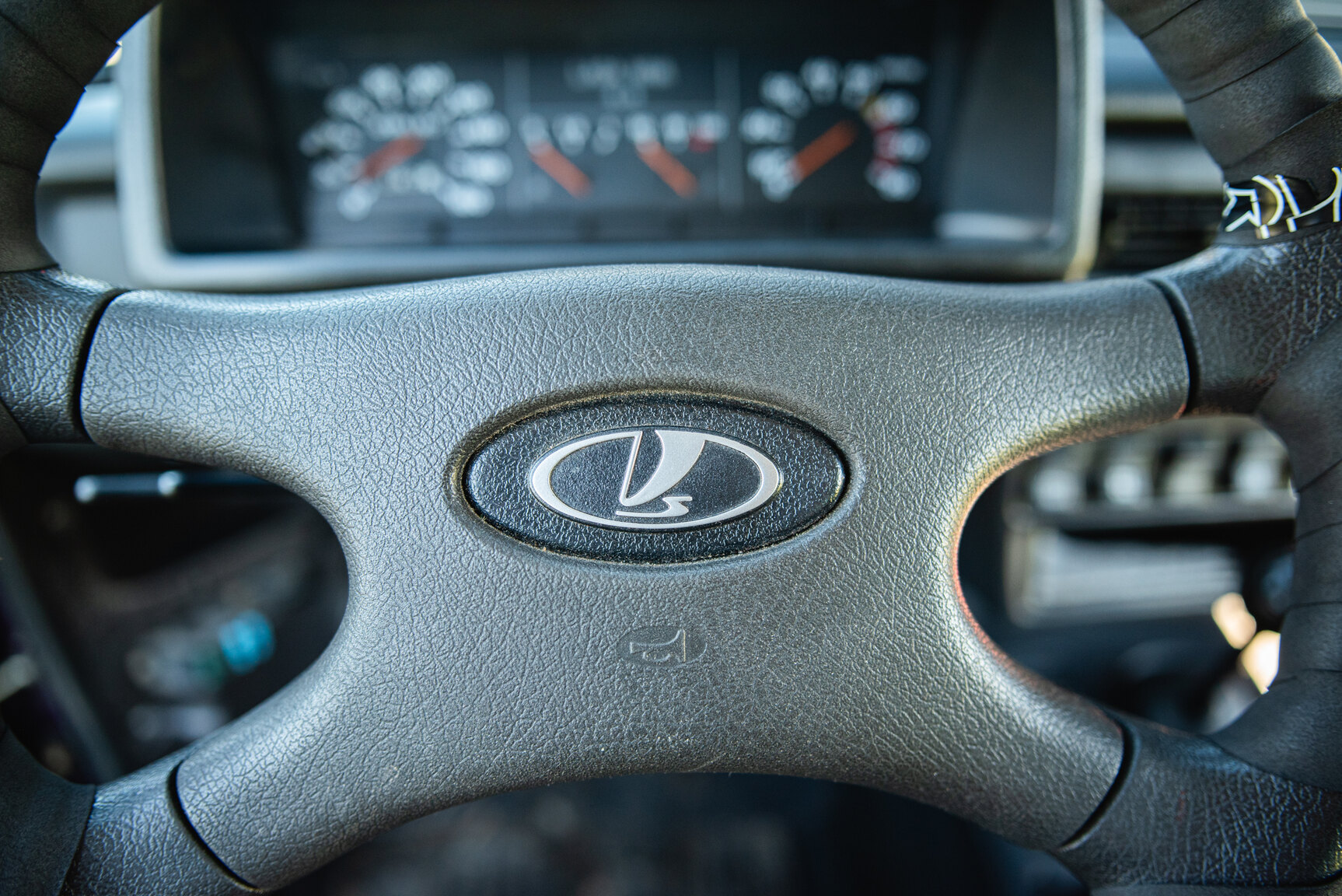 Interior image of 2004 Lada Niva