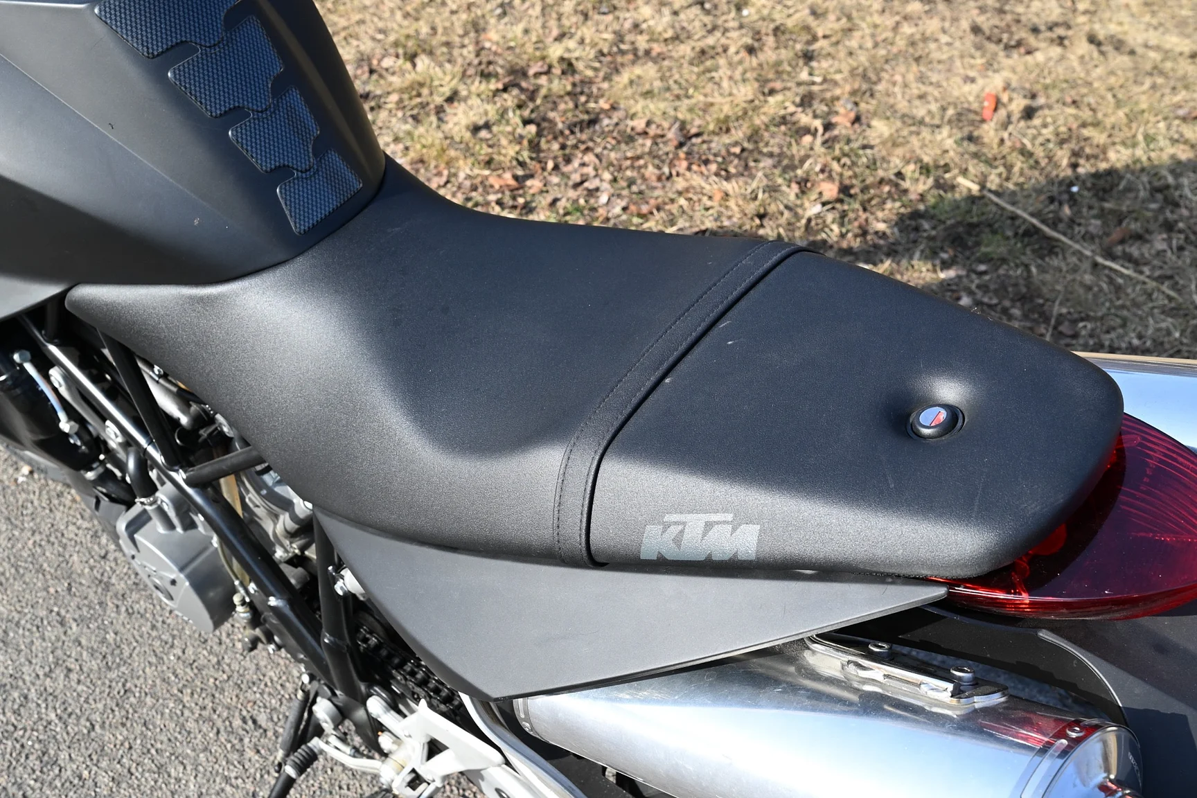 Exteriörbild på 2005 KTM 990 Super Duke (54)