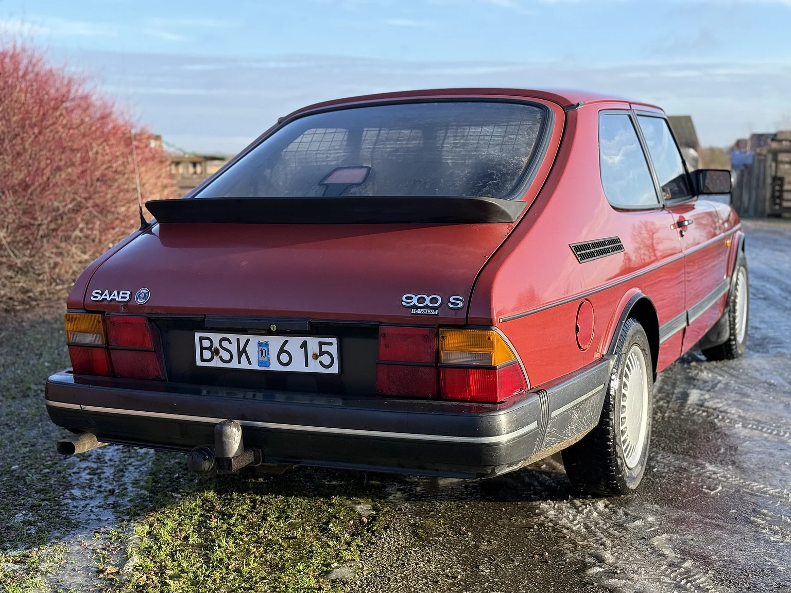 Exterior image of 1991 SAAB 900S Turbo 2-door (5)