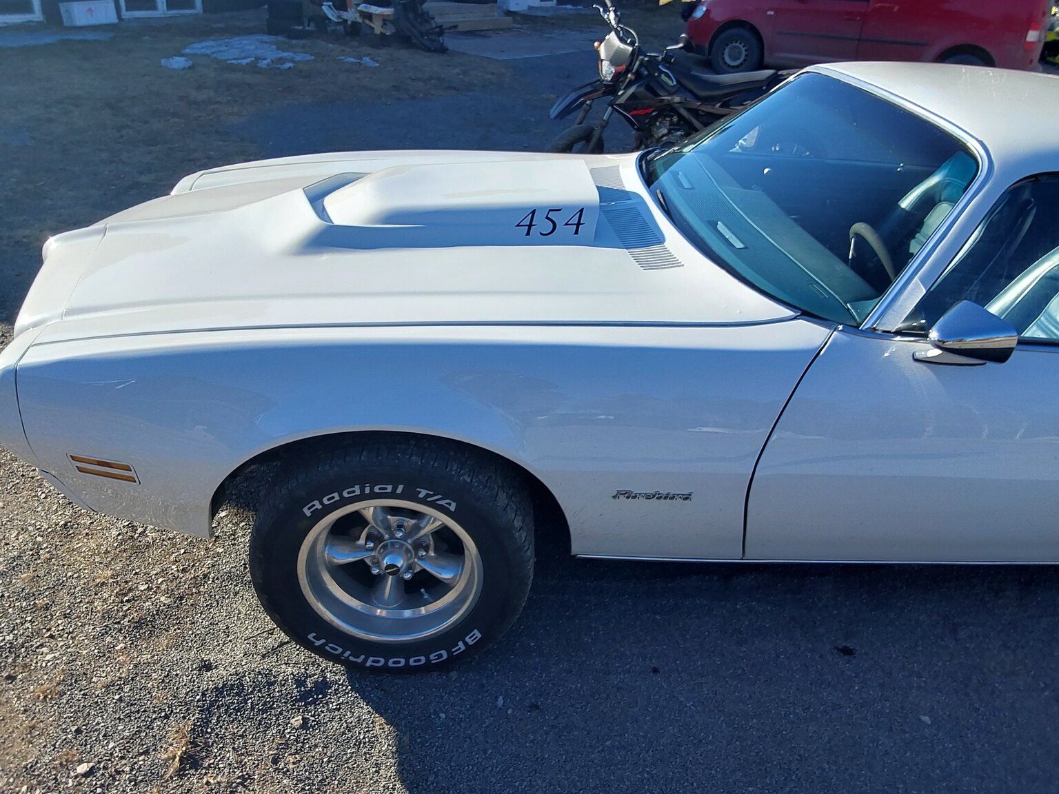Exterior image of 1975 Pontiac Firebird Esprit 