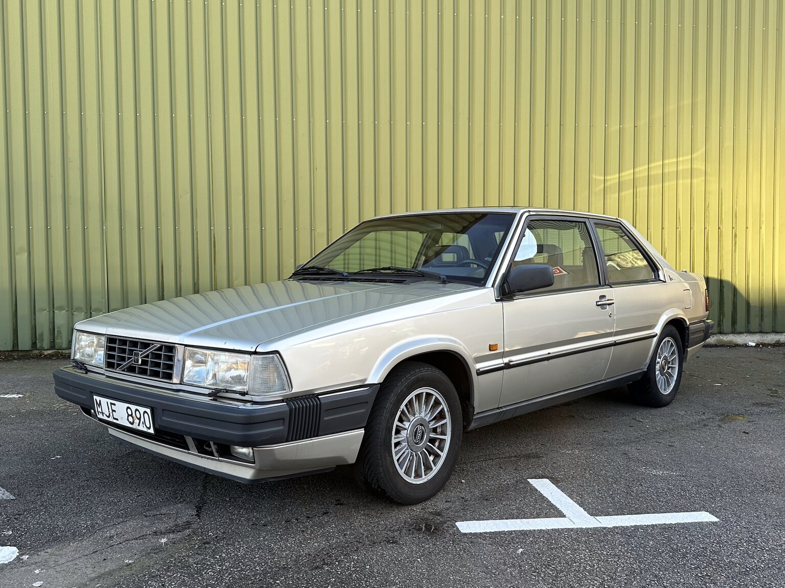 Exteriörbild på 1987 Volvo 780 Bertone