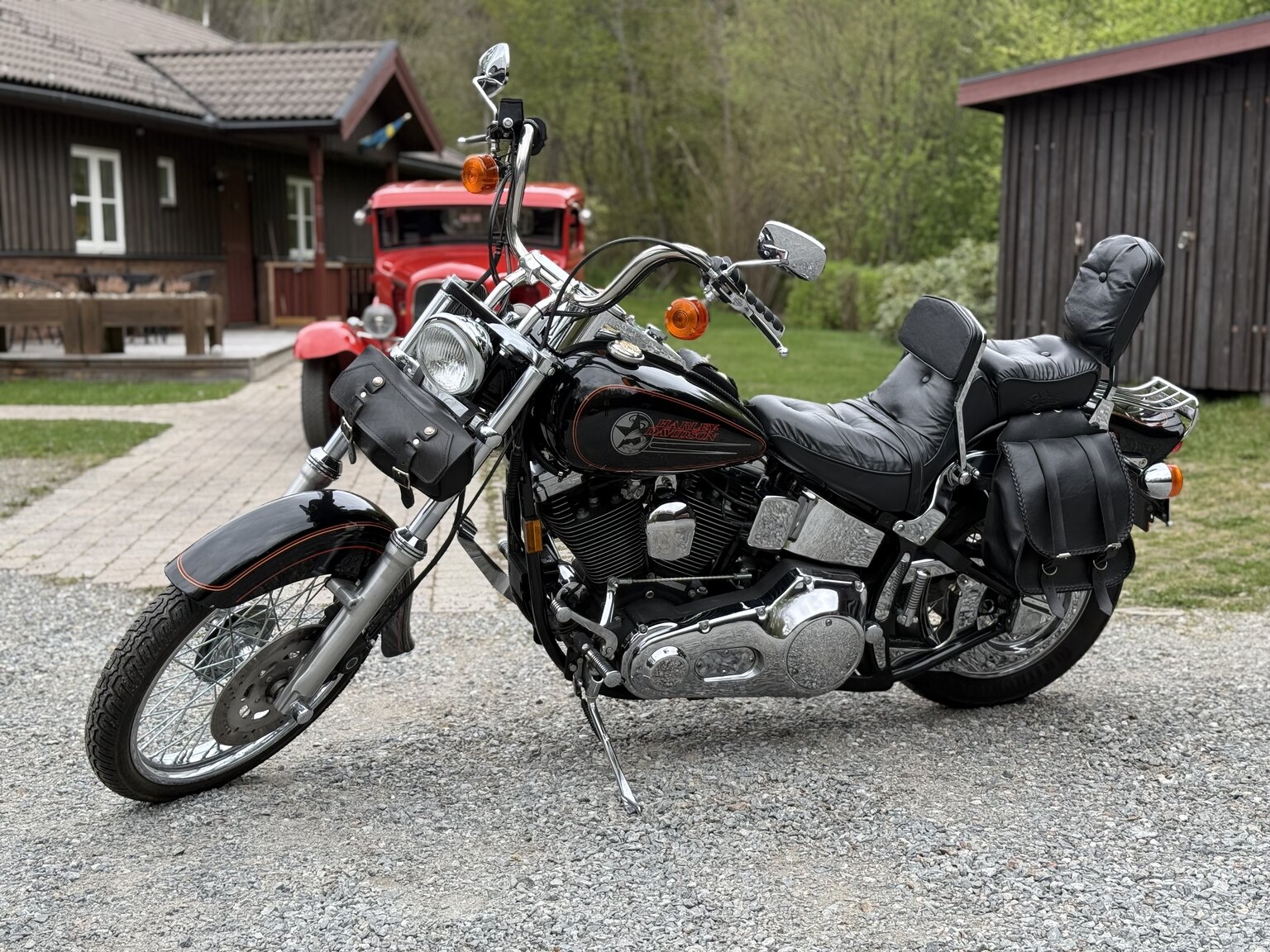 Exterior image of 1992 Harley-Davidson FXSTC