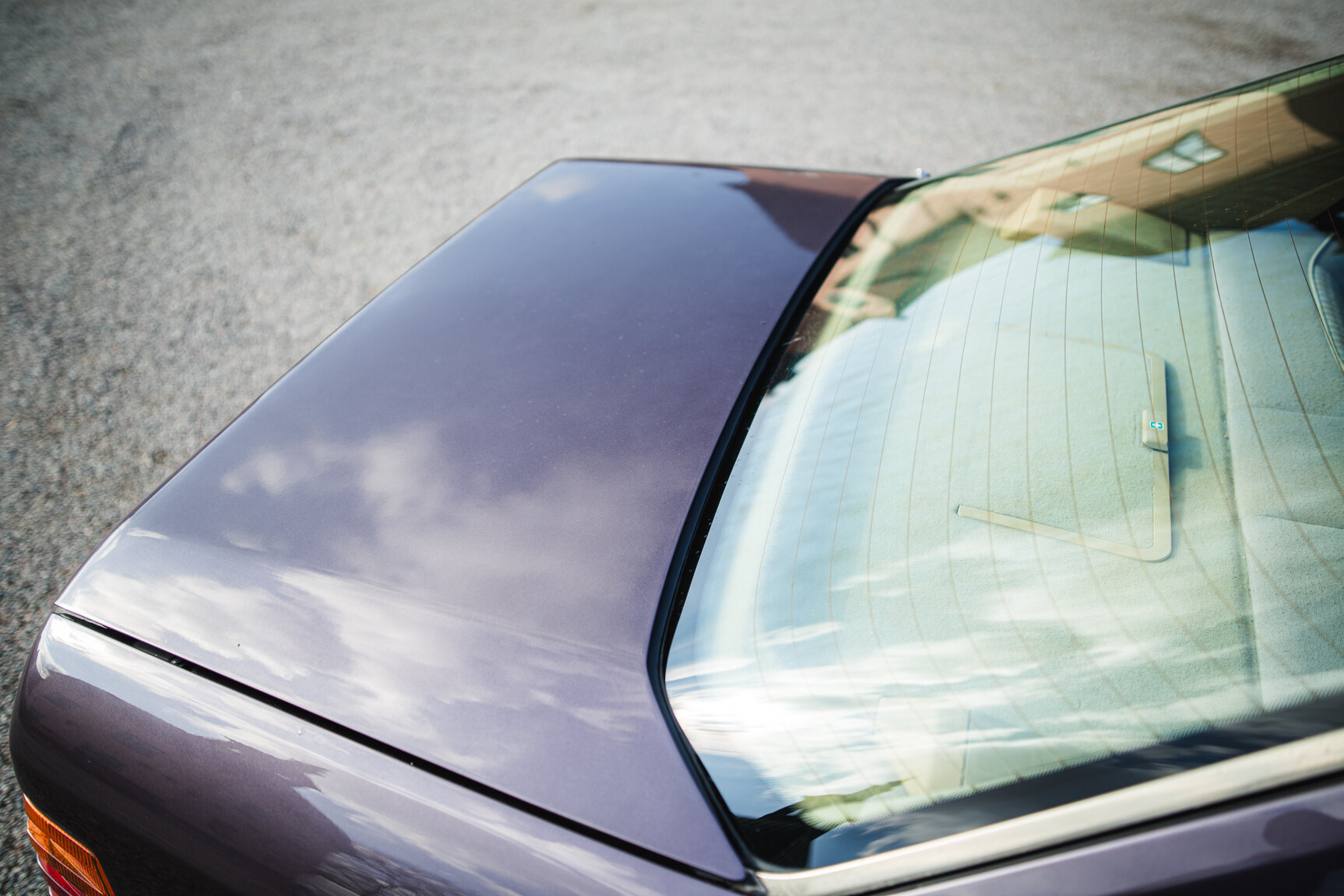 Exterior image of 1993 Mercedes-Benz E 220