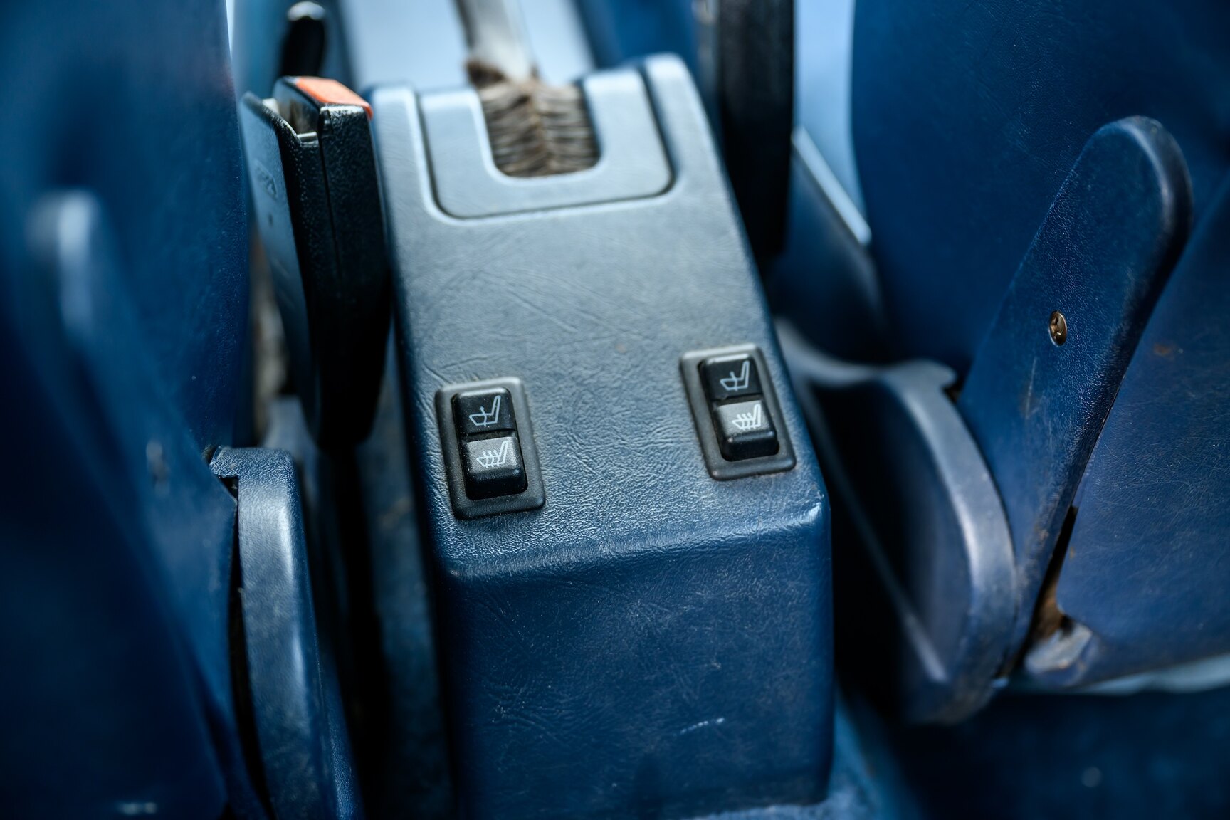 Interior image of 1986 BMW 520i