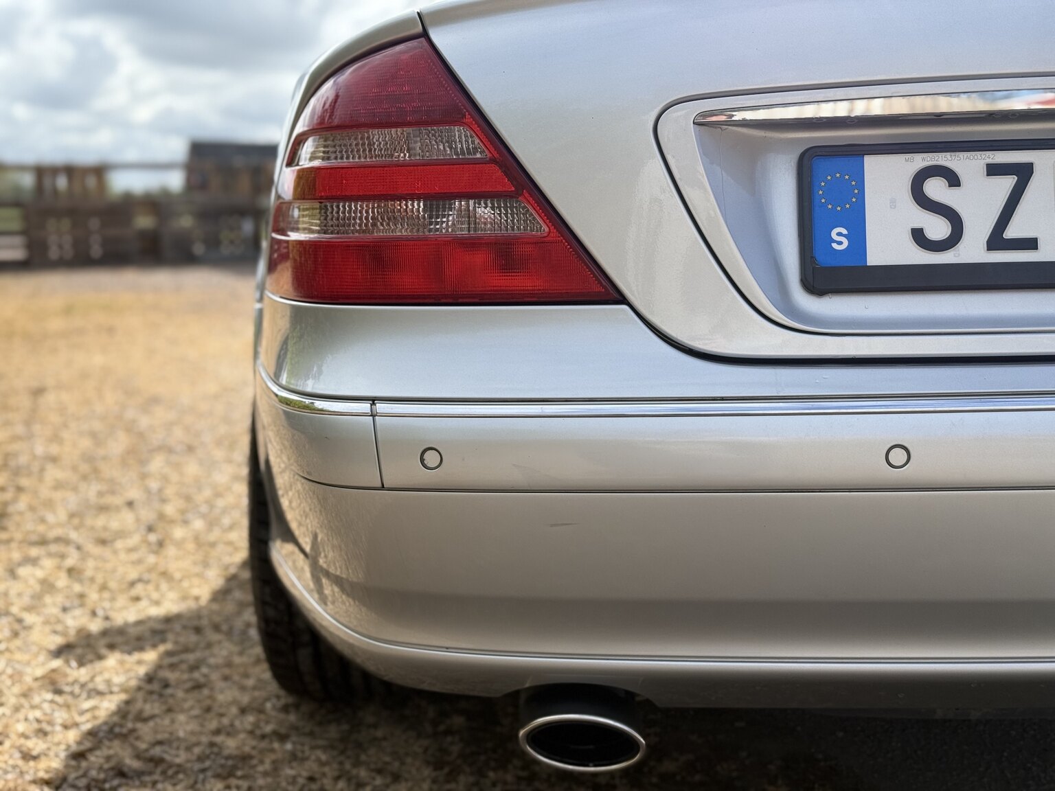 Exterior image of 2000 Mercedes-Benz CL 500