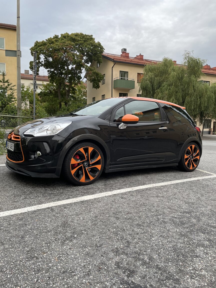 Exteriörbild på 2012 Citroen DS3 Racing  (8)