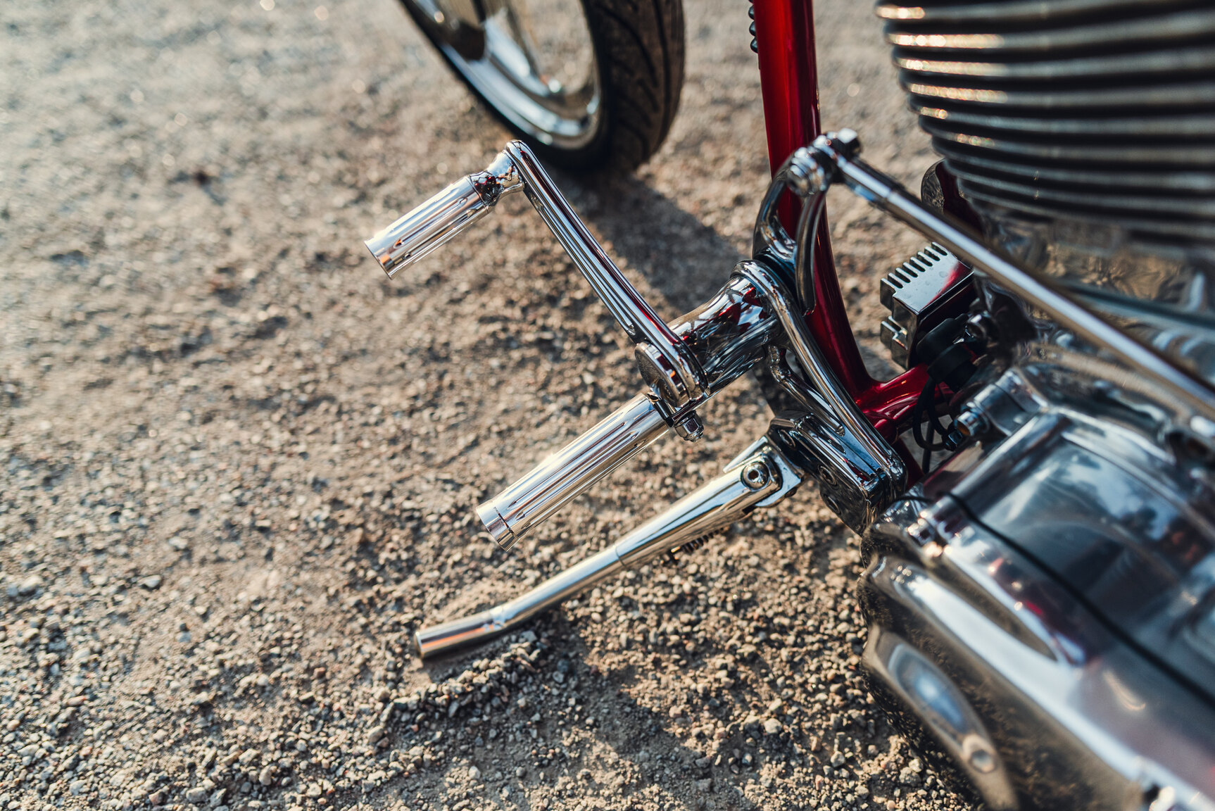 Aussenfoto 2001 Unique Custom Cycles Red Inferno