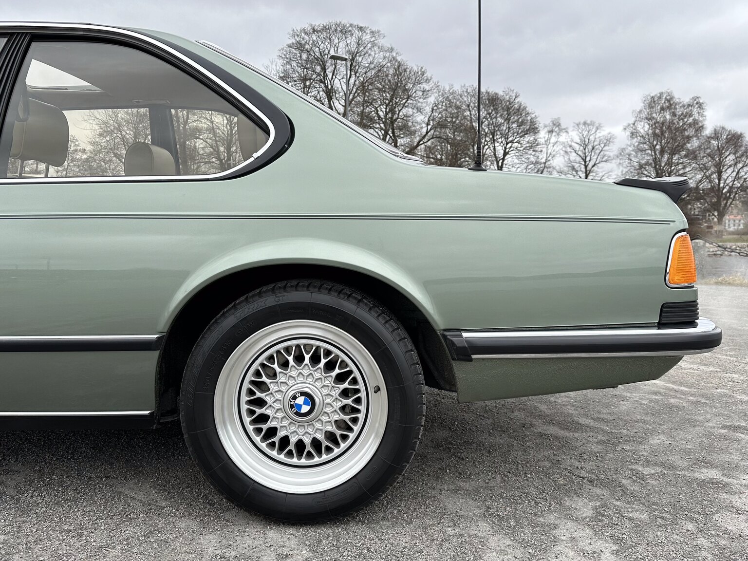 Exterior image of 1986 BMW 635CSi