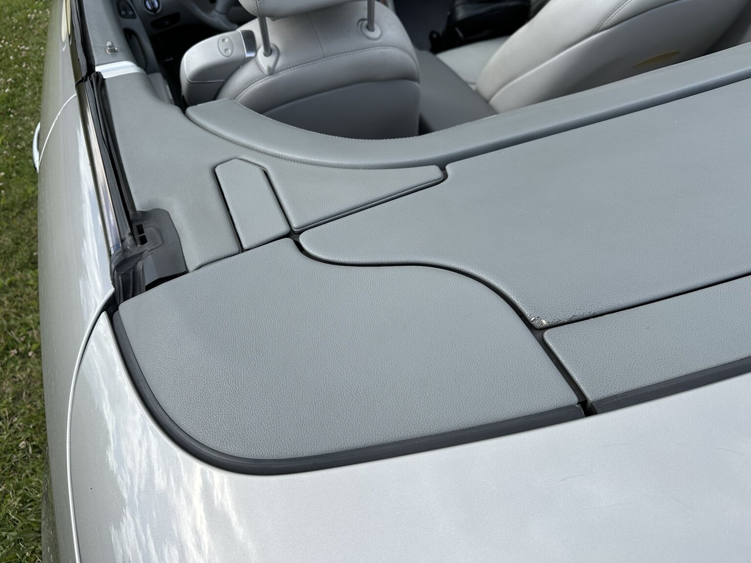 Innenraumfoto von 2003 Mercedes Benz SL 500