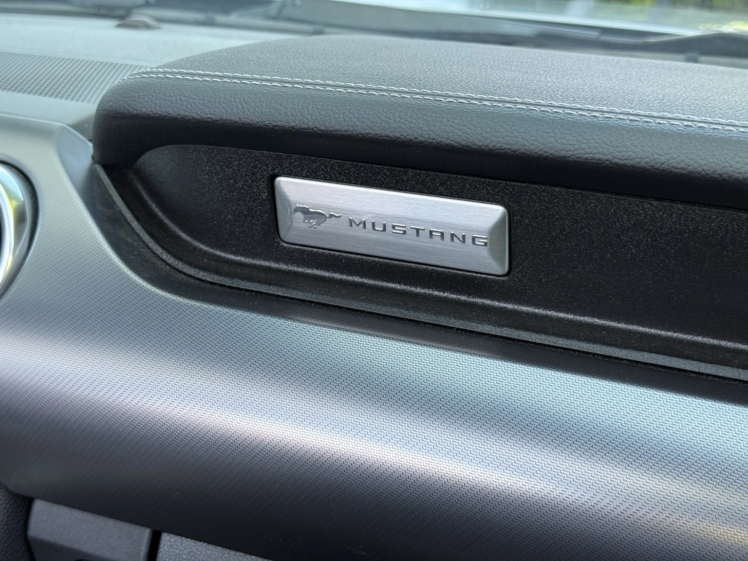 Interior image of 2021 Ford Mustang GT Cabriolet (27)