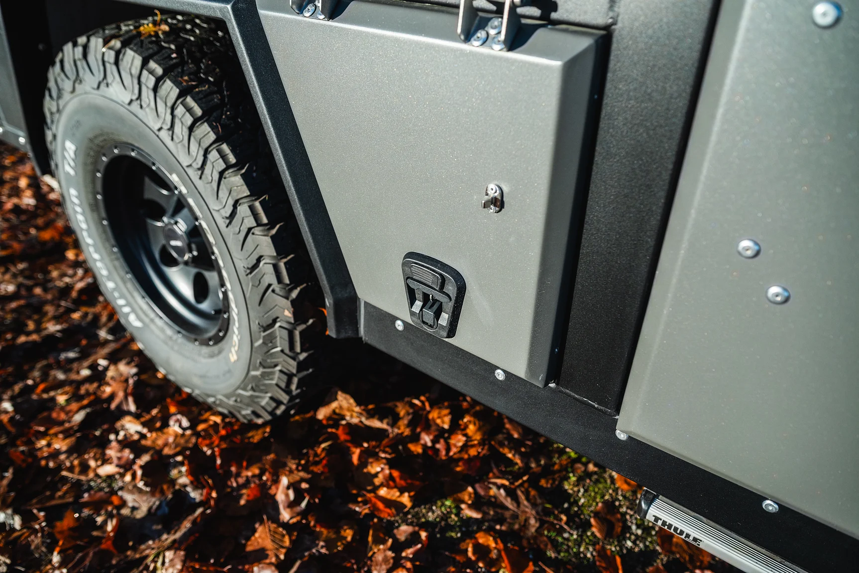 Exterior image of 2025 Northea Trailer Expedition Crawler 458i Offgrid-Camper (33)