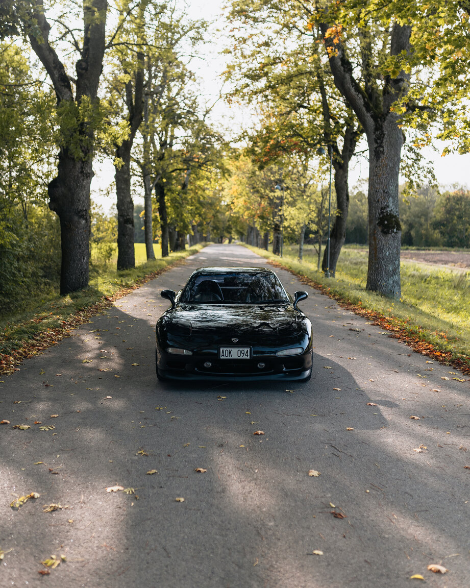 Exterior image of 1994 Mazda RX7 (17)