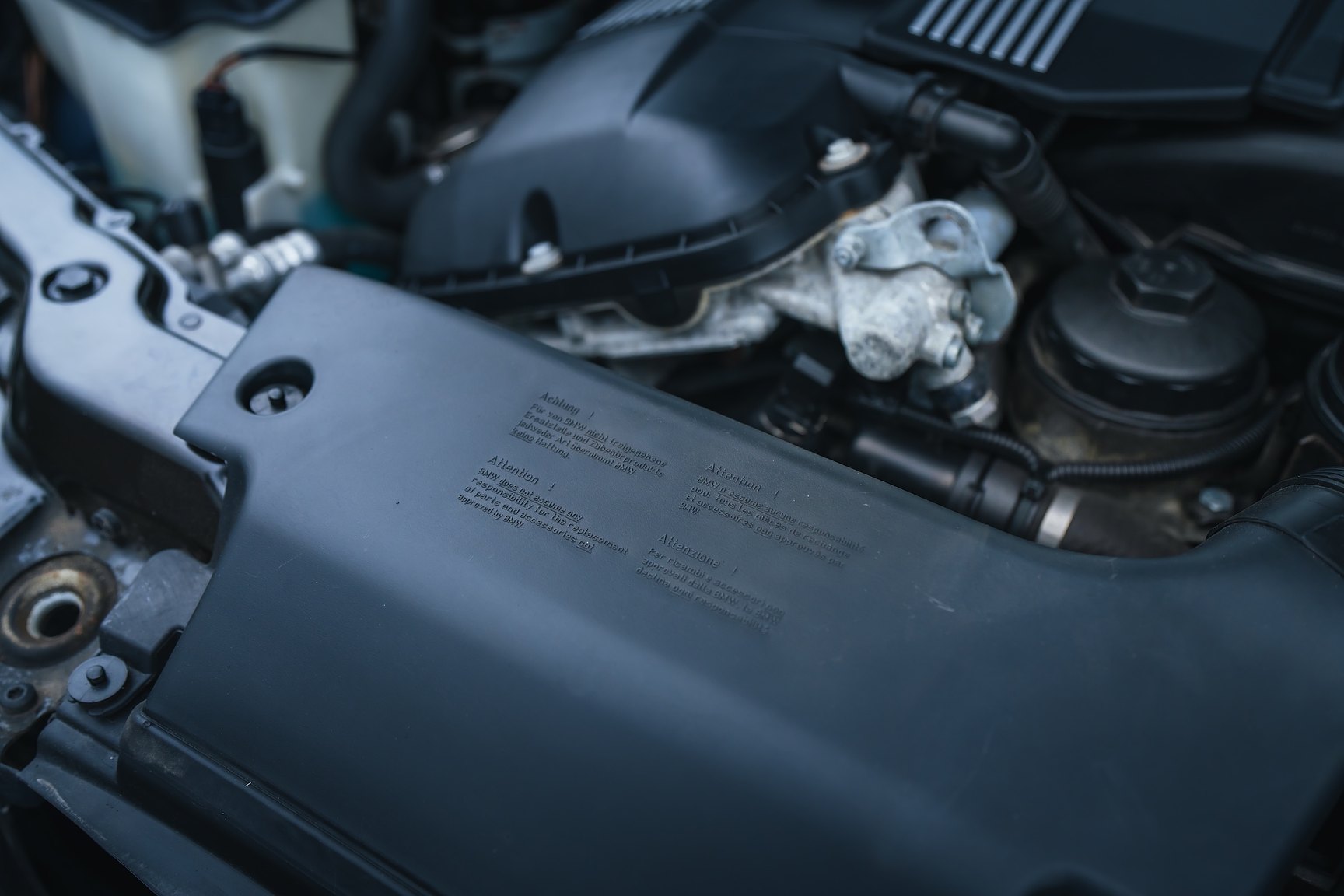Image of 2003 BMW 330i mechanics