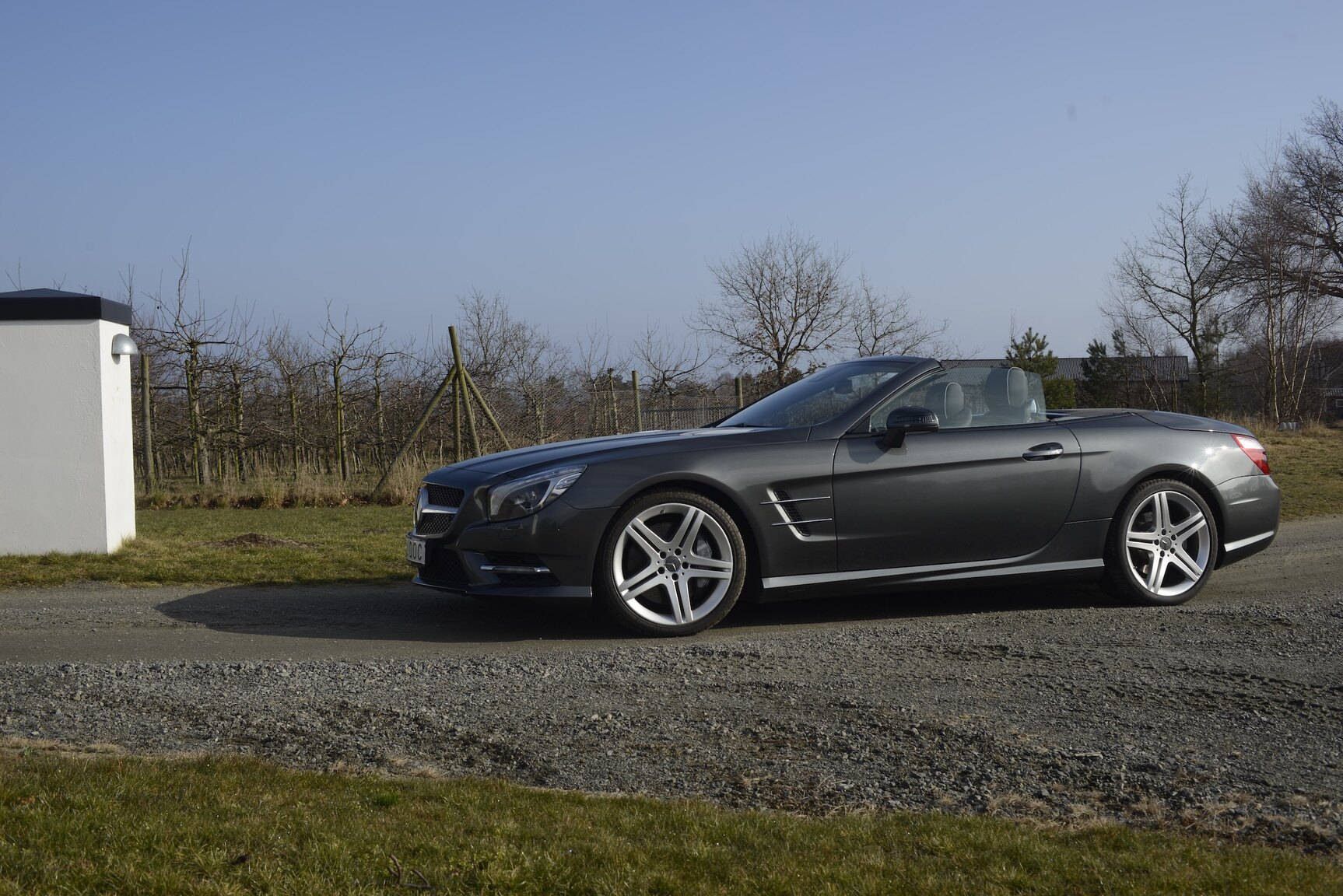 Exterior image of 2014 Mercedes-Benz SL500