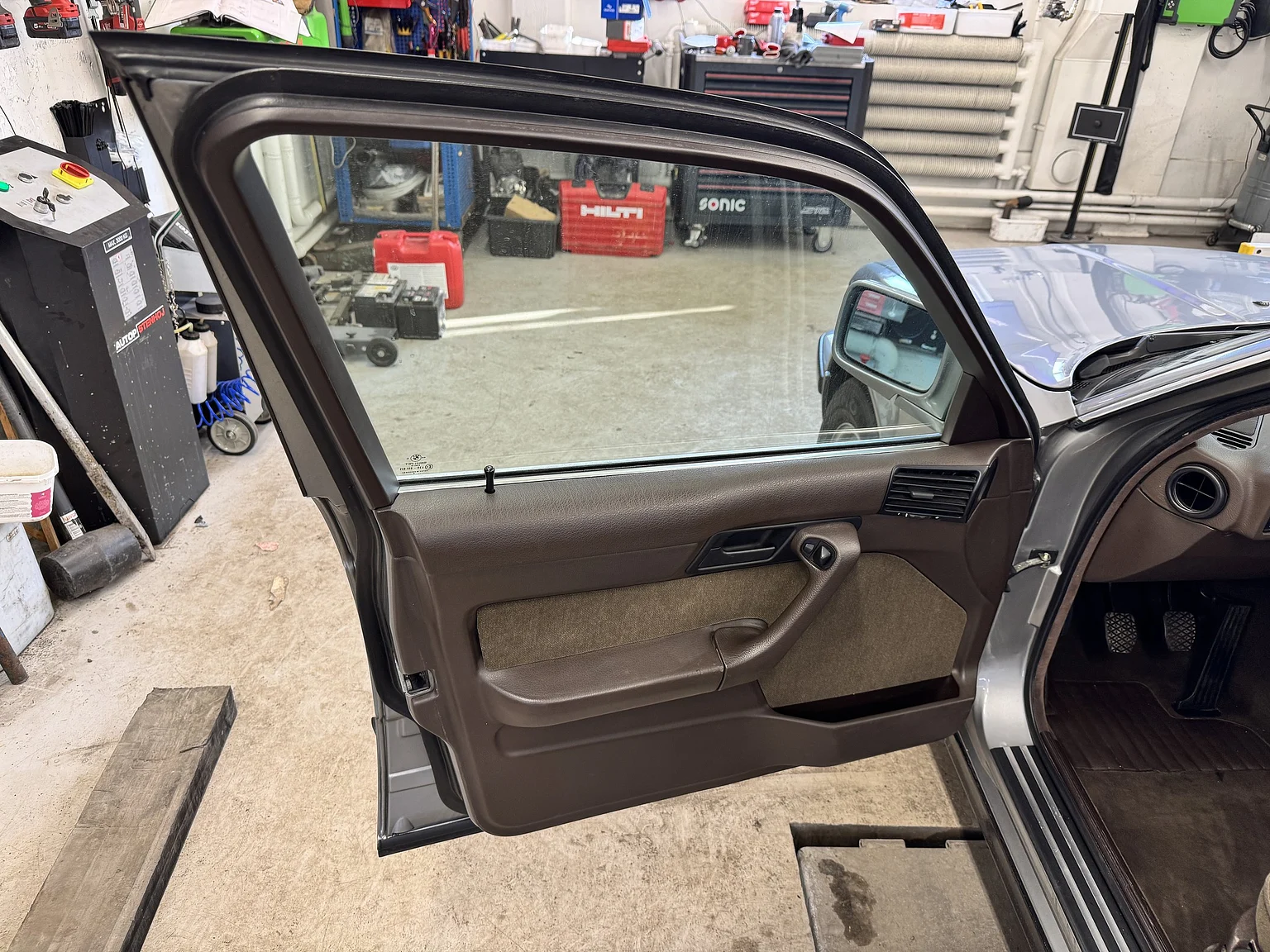 Innenraumfoto von 1988 BMW 535i - NO RESERVE (25)