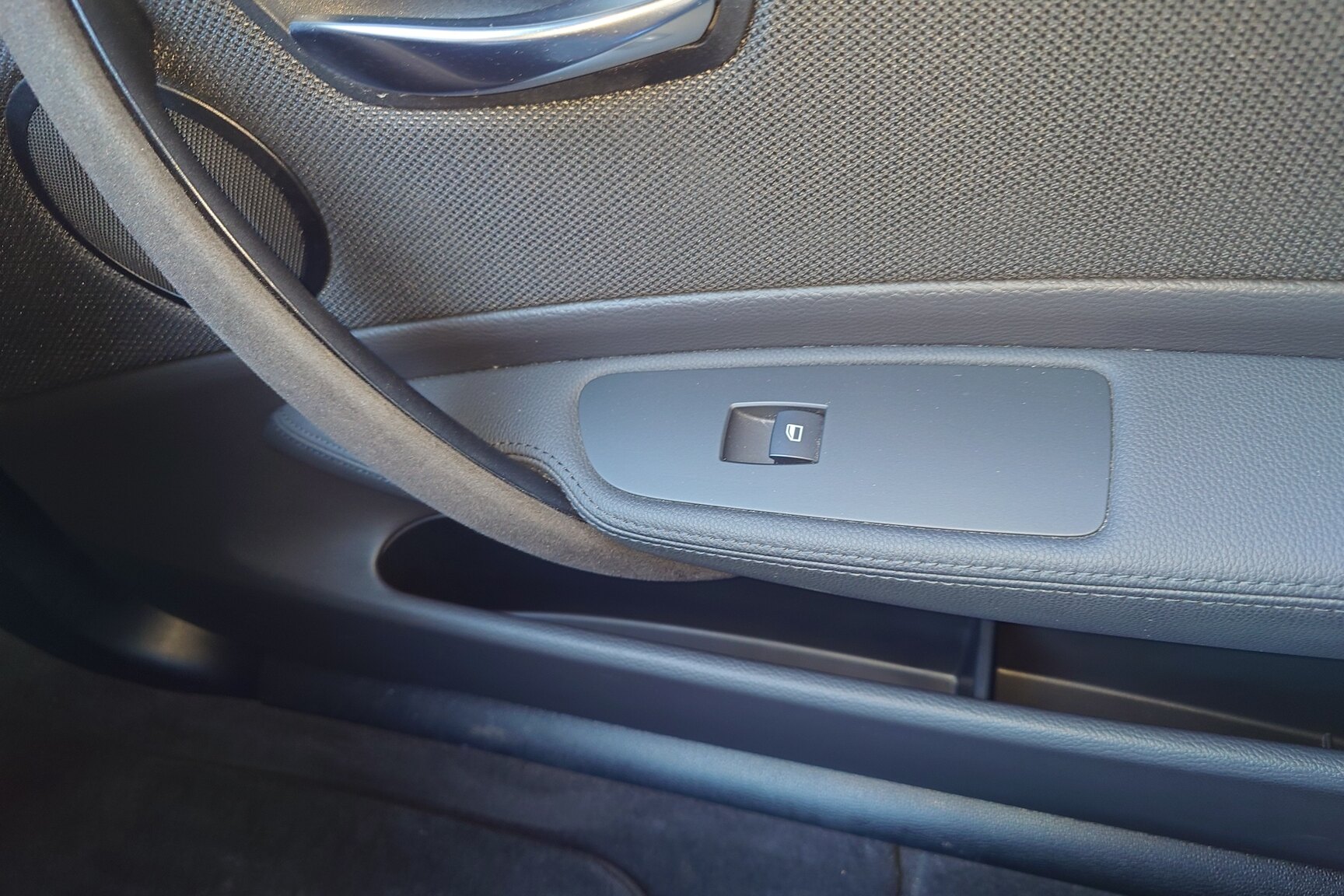 Innenraumfoto von 2011 BMW 135i Coupé 
