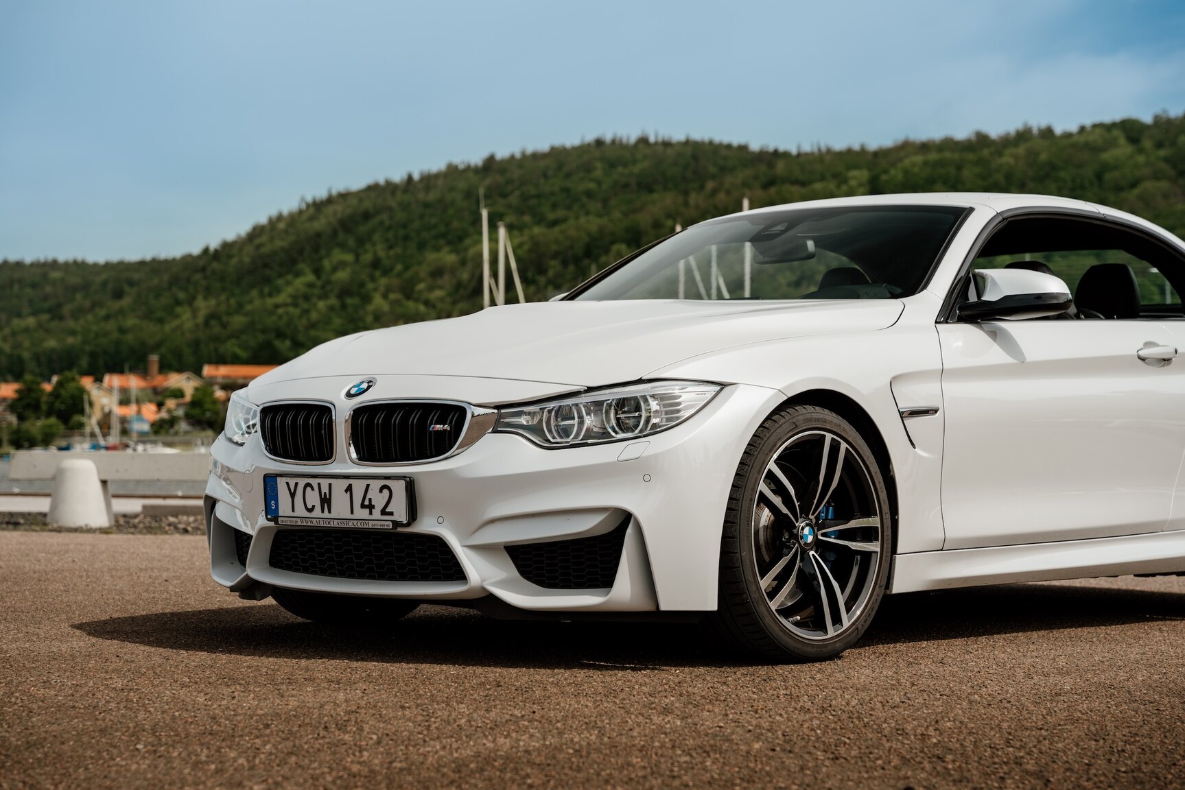 Exterior image of 2015 BMW M4 Cabriolet