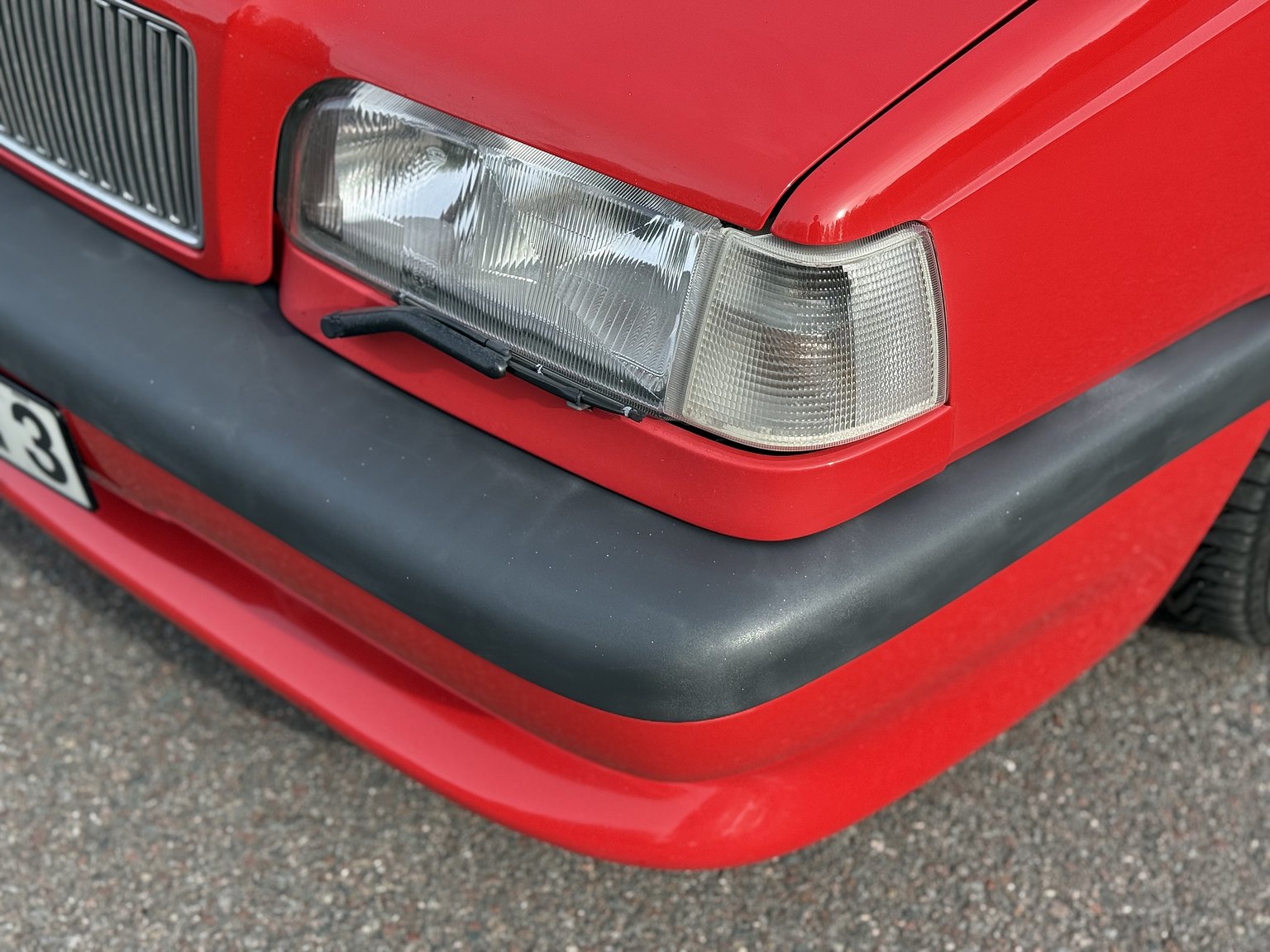 Exterior image of 1997 Volvo 850 R Kombi